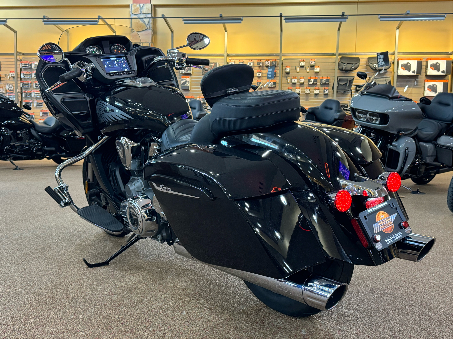 2020 Indian Motorcycle Challenger® Limited in Knoxville, Tennessee - Photo 11