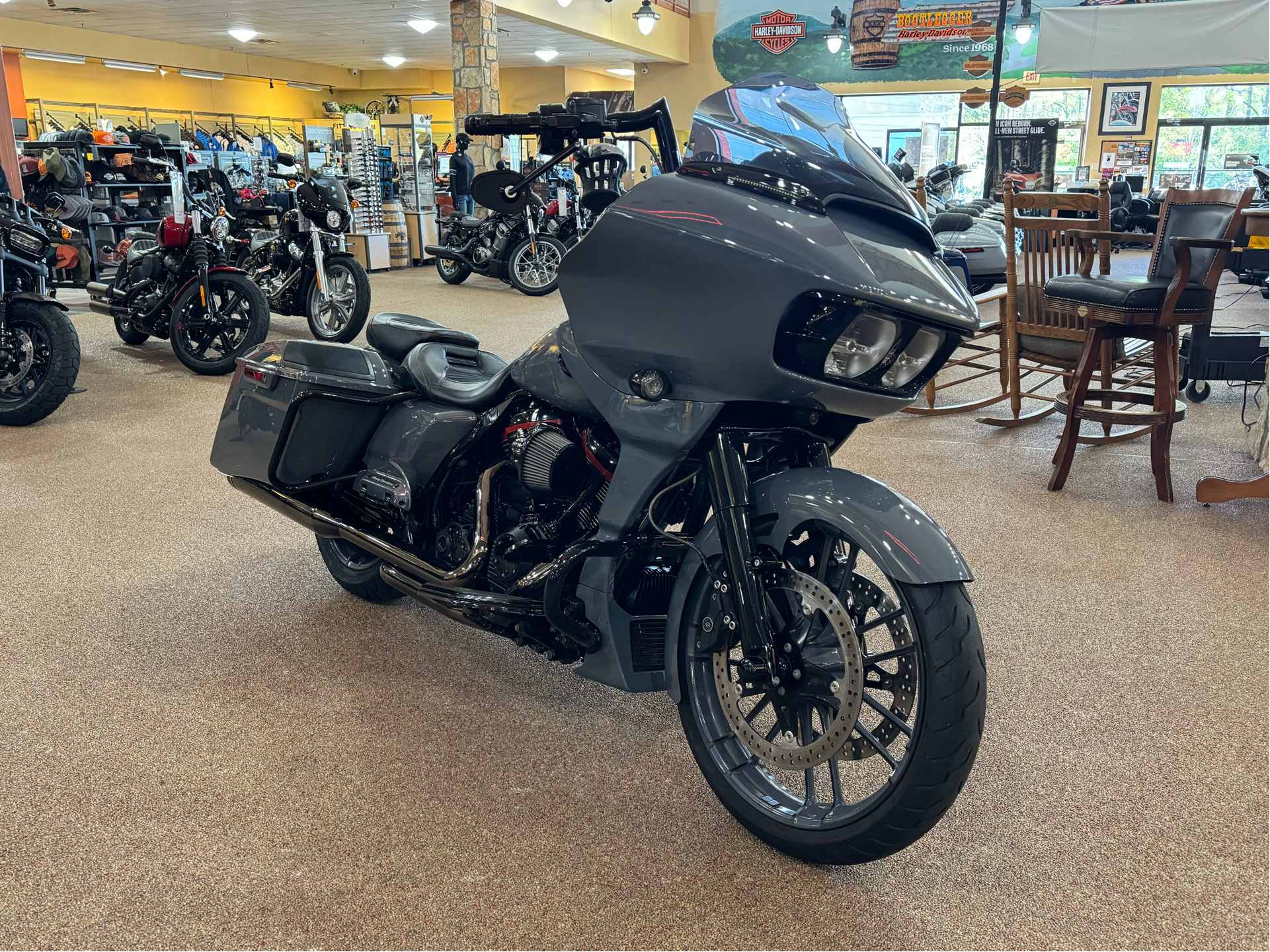 2018 Harley-Davidson CVO™ Road Glide® in Knoxville, Tennessee - Photo 2