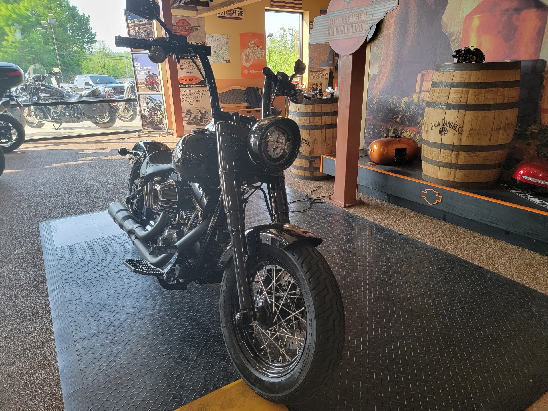 2017 Harley-Davidson Softail Slim® S in Knoxville, Tennessee - Photo 5