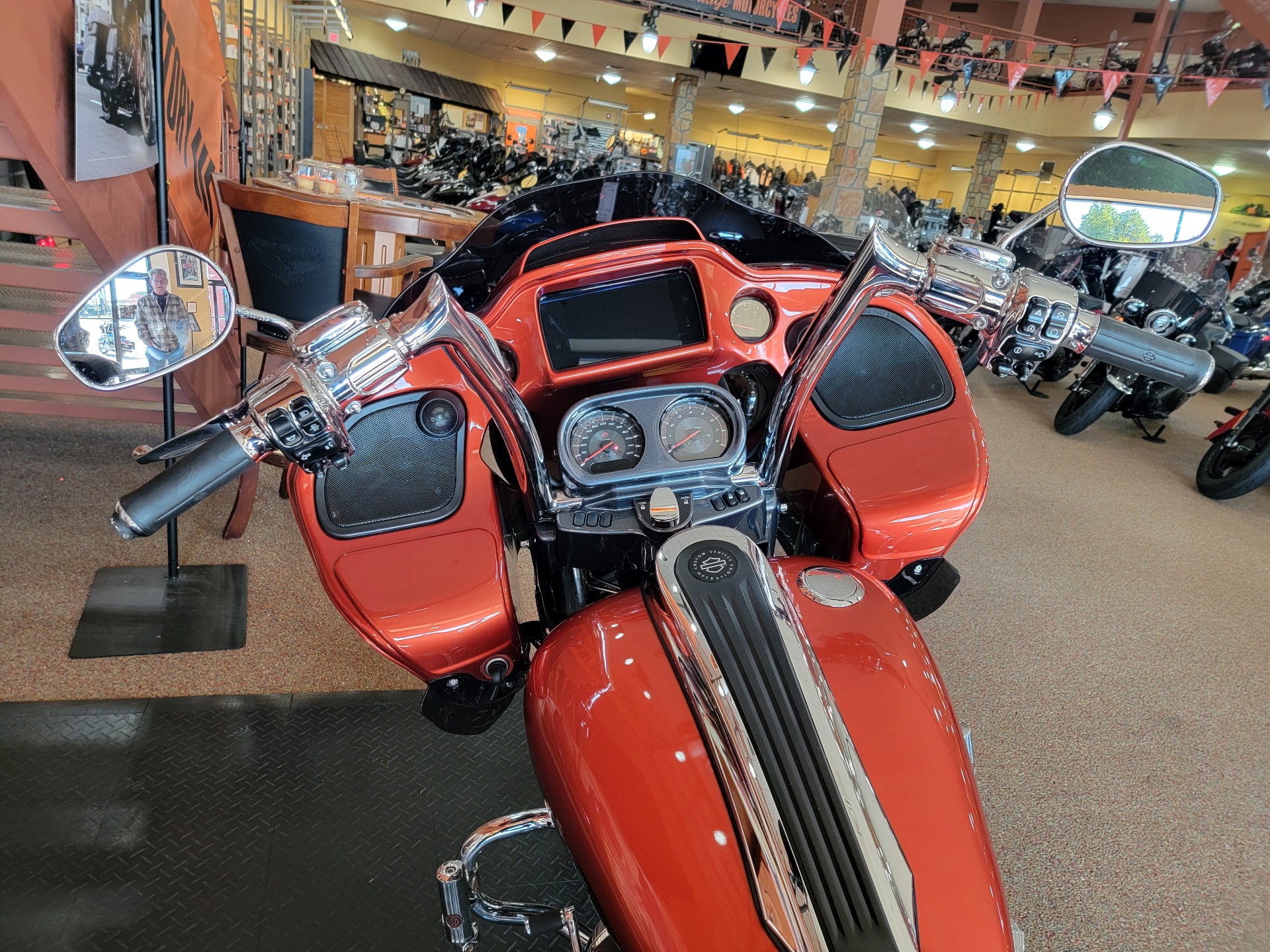 2018 Harley-Davidson CVO™ Road Glide® in Knoxville, Tennessee - Photo 6