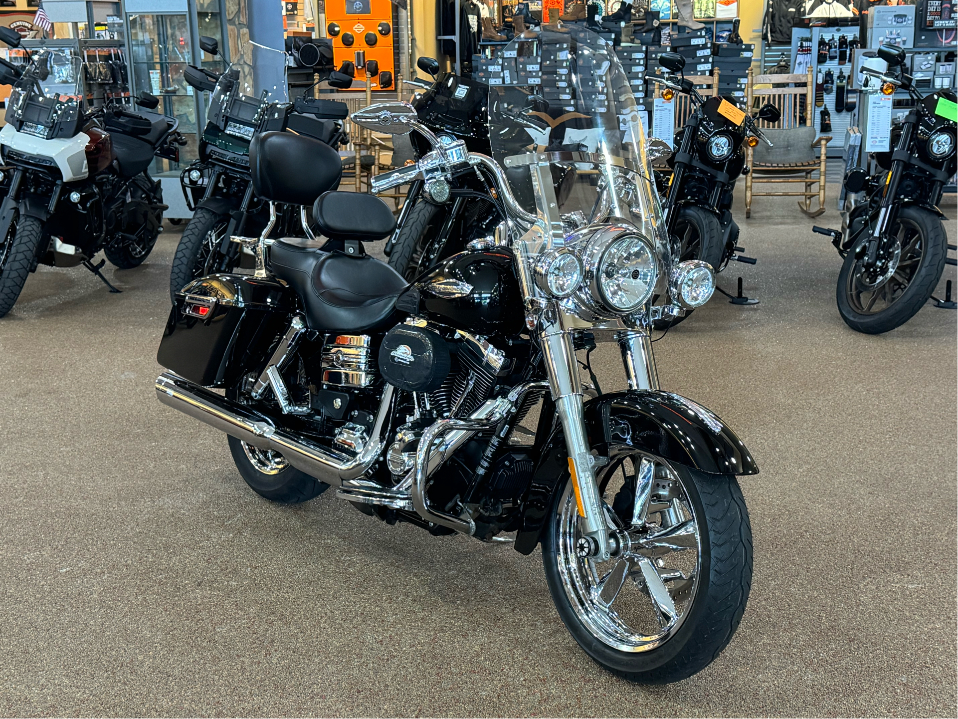 2015 Harley-Davidson Switchback™ in Knoxville, Tennessee - Photo 2