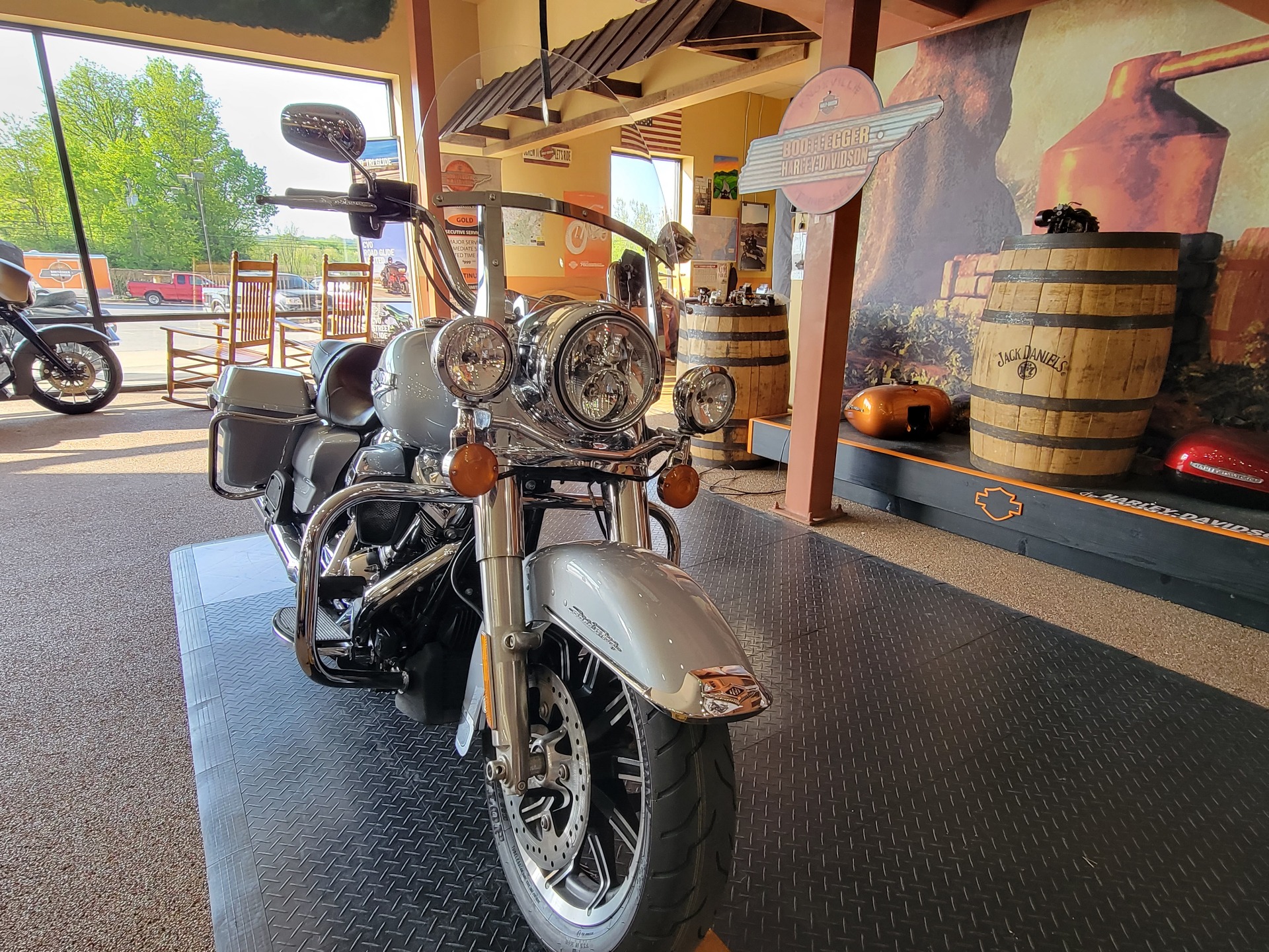 2019 Harley-Davidson Road King® in Knoxville, Tennessee - Photo 2