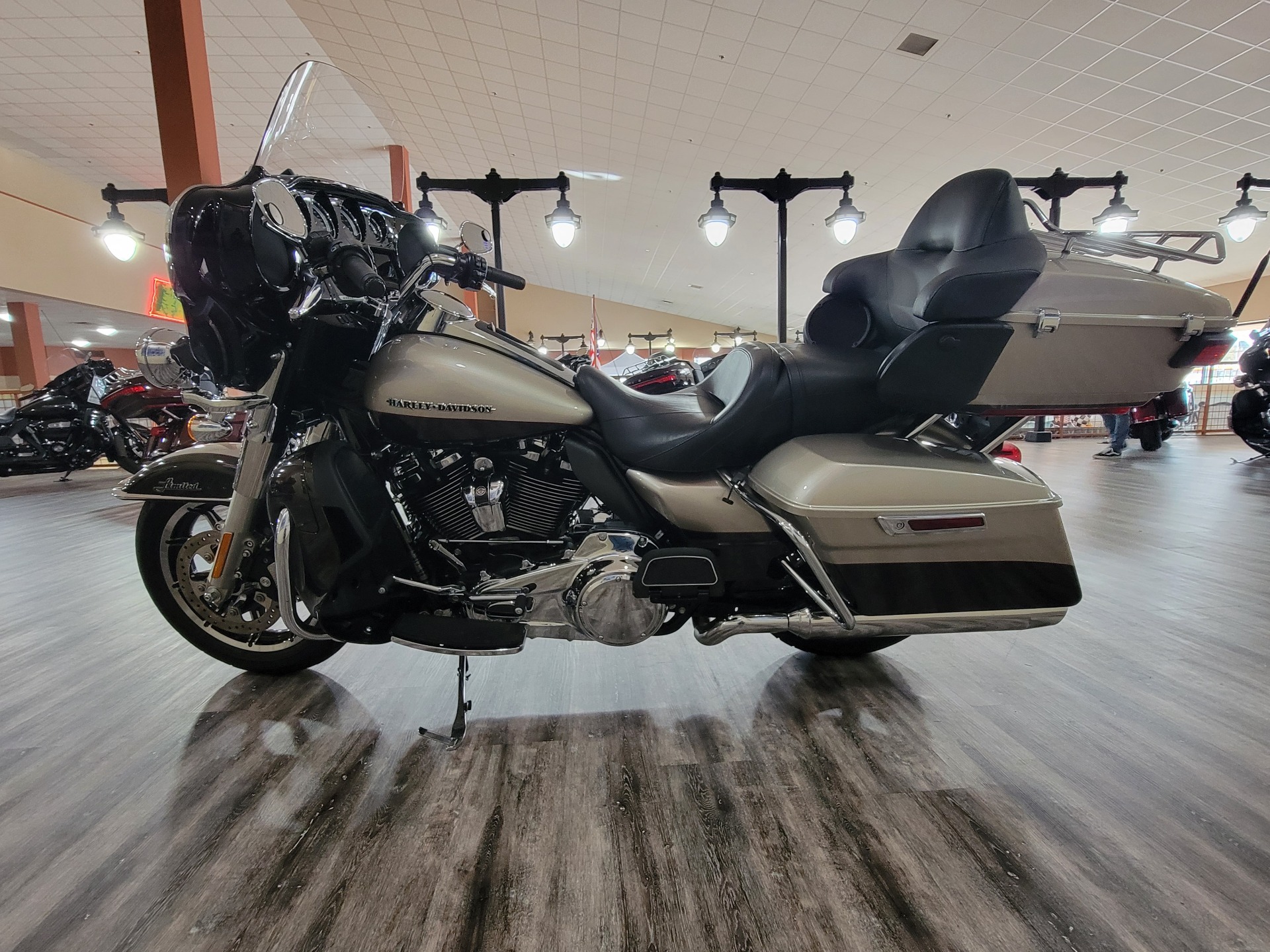 2018 Harley-Davidson Ultra Limited in Knoxville, Tennessee - Photo 4