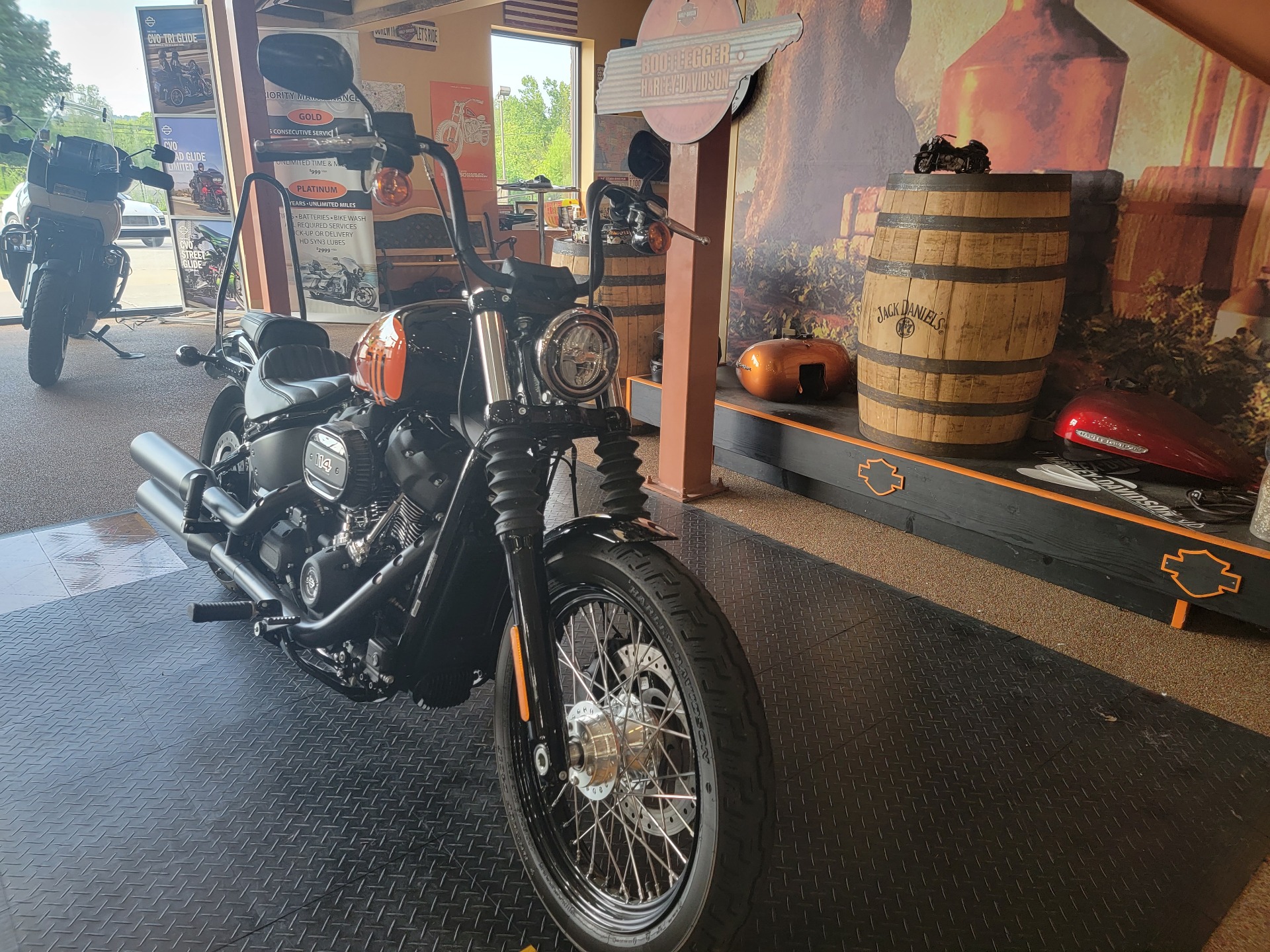 2021 Harley-Davidson Street Bob® 114 in Knoxville, Tennessee - Photo 2