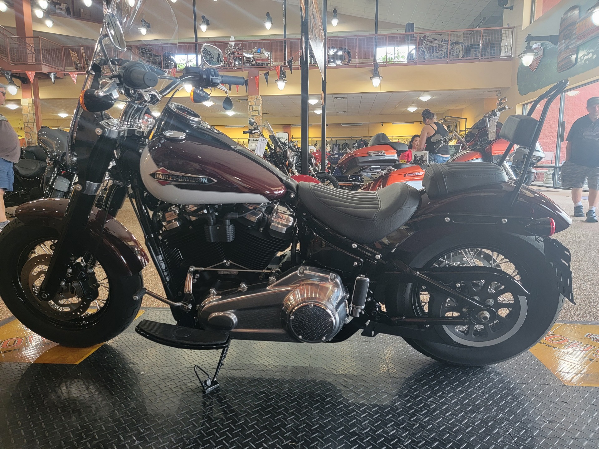 2021 Harley-Davidson Softail Slim® in Knoxville, Tennessee - Photo 5