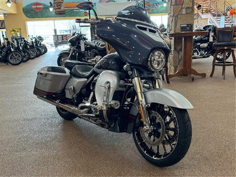 2019 Harley-Davidson CVO™ Street Glide® in Knoxville, Tennessee - Photo 2