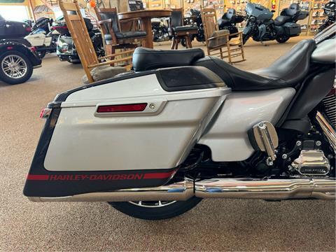 2019 Harley-Davidson CVO™ Street Glide® in Knoxville, Tennessee - Photo 8