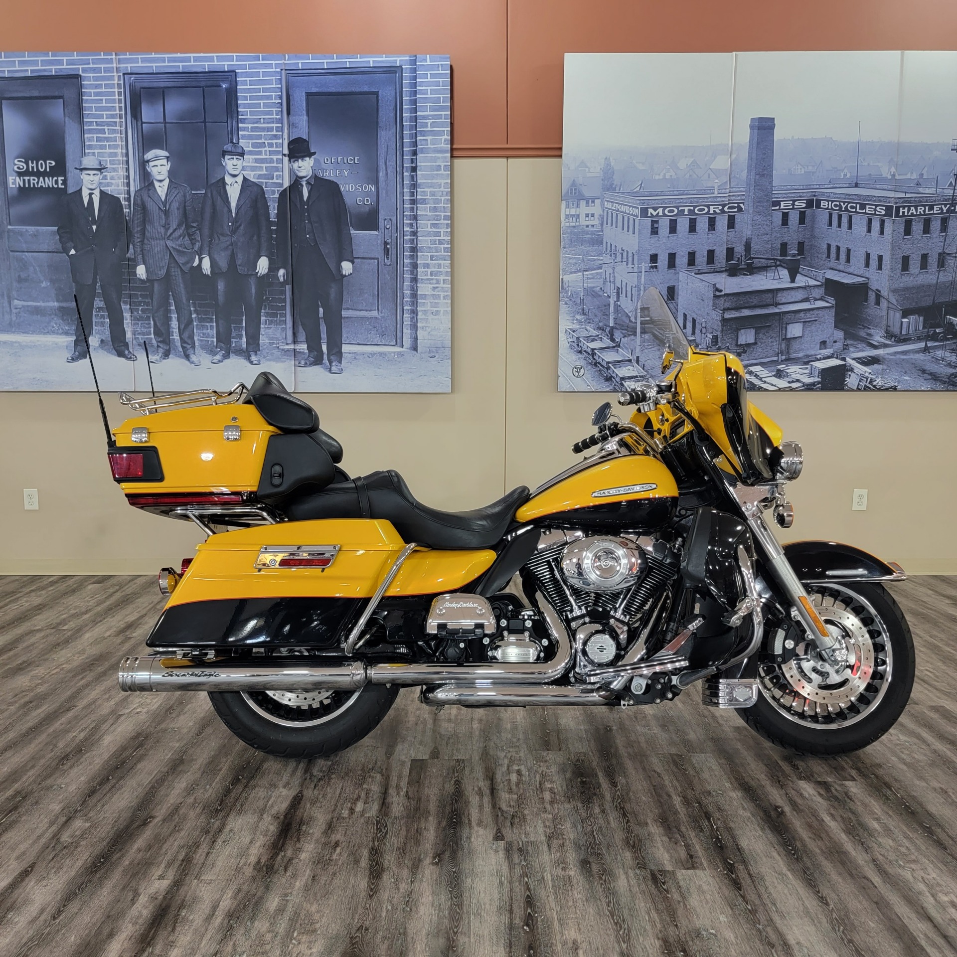 2013 Harley-Davidson Electra Glide® Ultra Limited in Knoxville, Tennessee - Photo 2