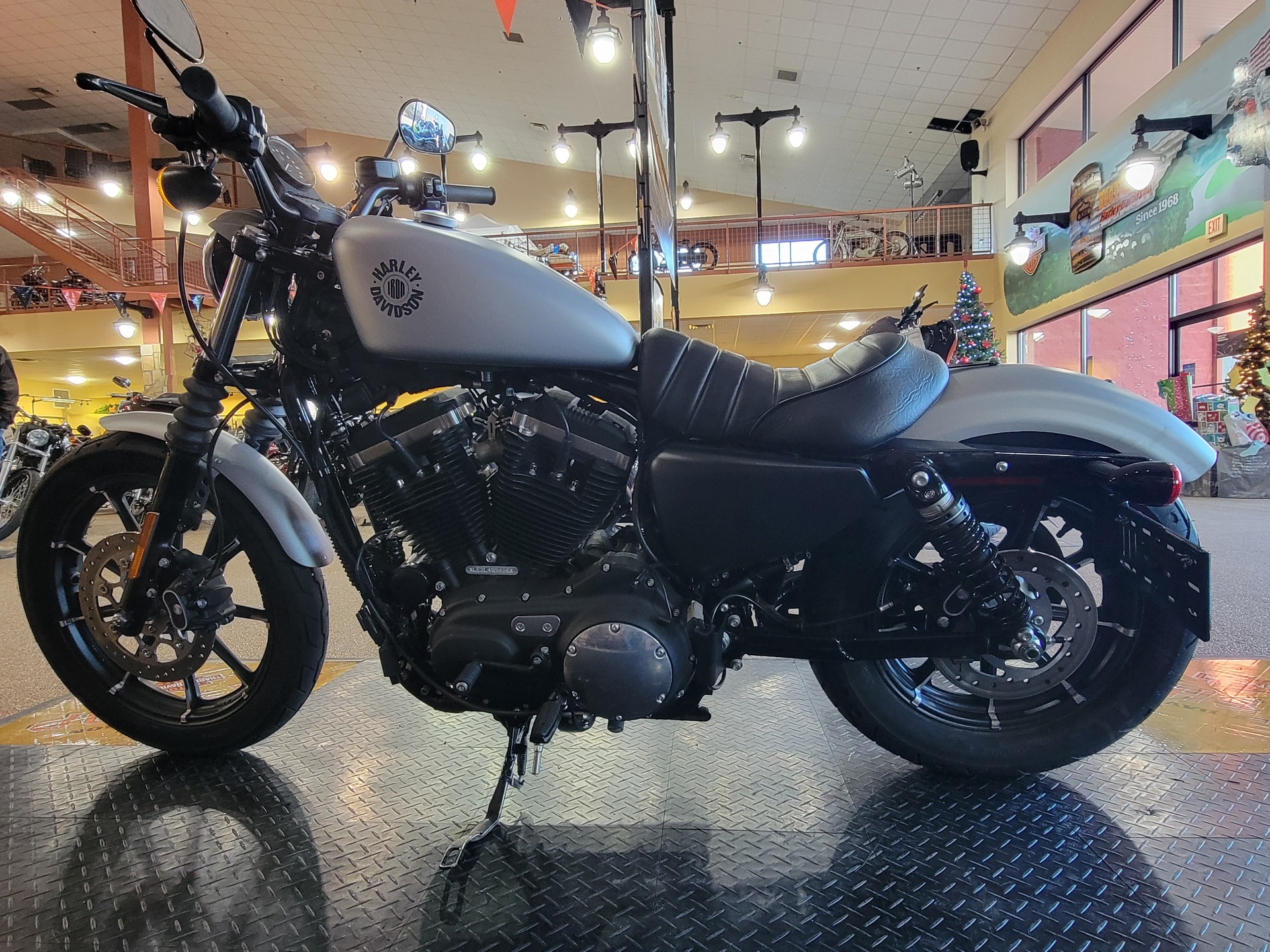 2020 Harley-Davidson Iron 883™ in Knoxville, Tennessee - Photo 4