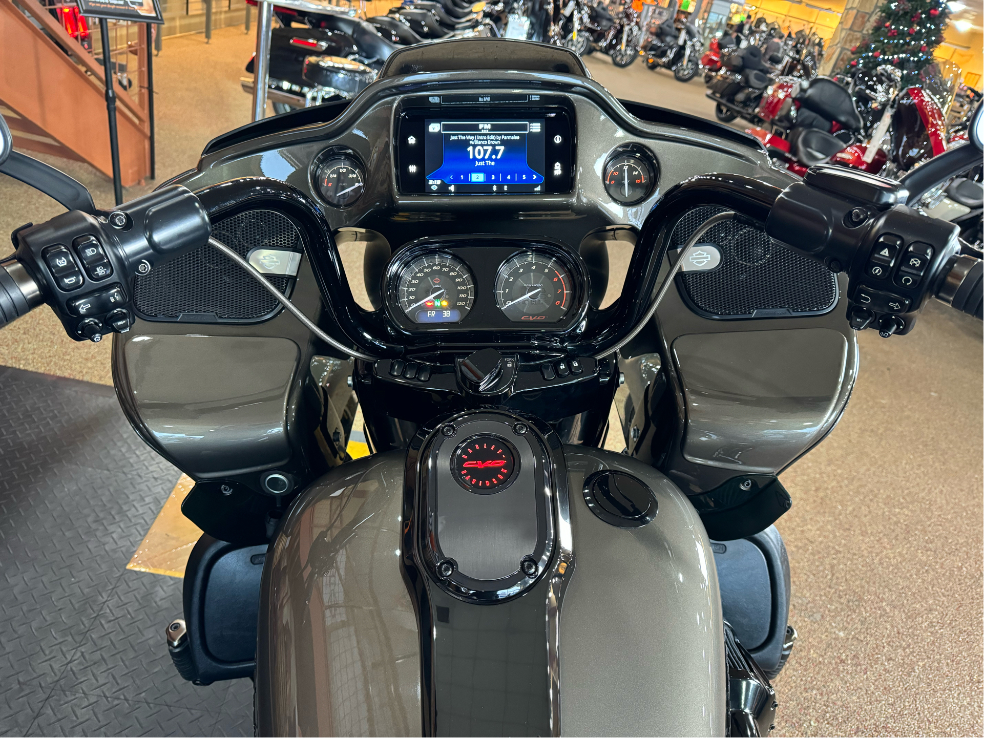 2021 Harley-Davidson CVO™ Road Glide® in Knoxville, Tennessee - Photo 23