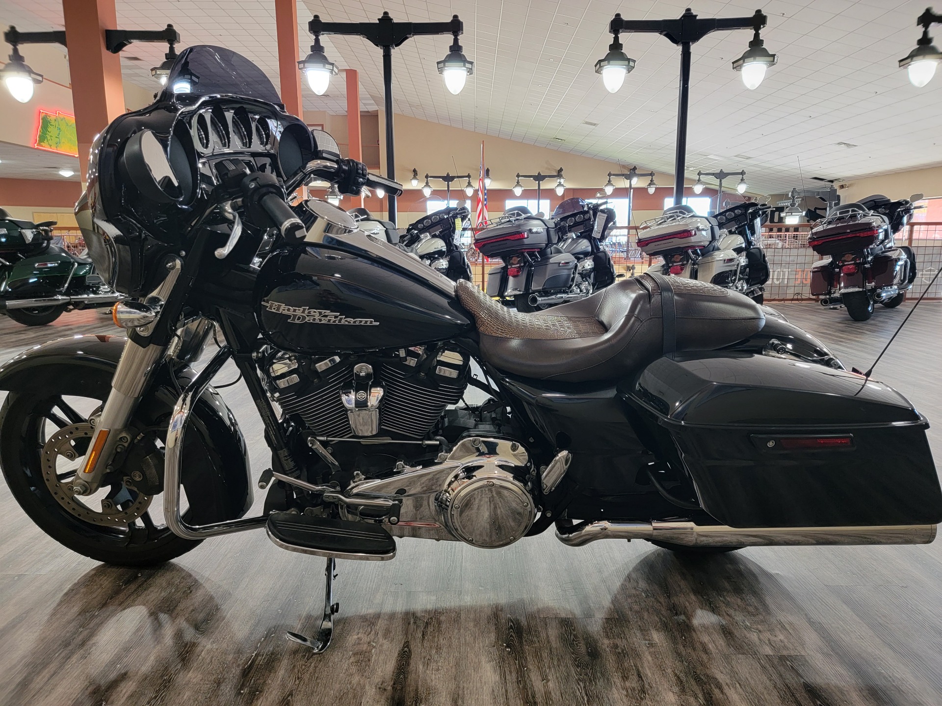 2017 Harley-Davidson Street Glide® Special in Knoxville, Tennessee - Photo 4