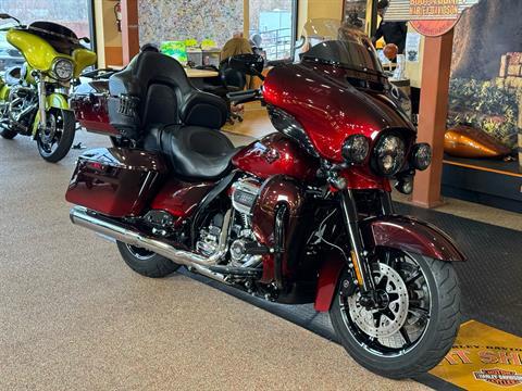 2018 Harley-Davidson CVO™ Limited in Knoxville, Tennessee - Photo 2
