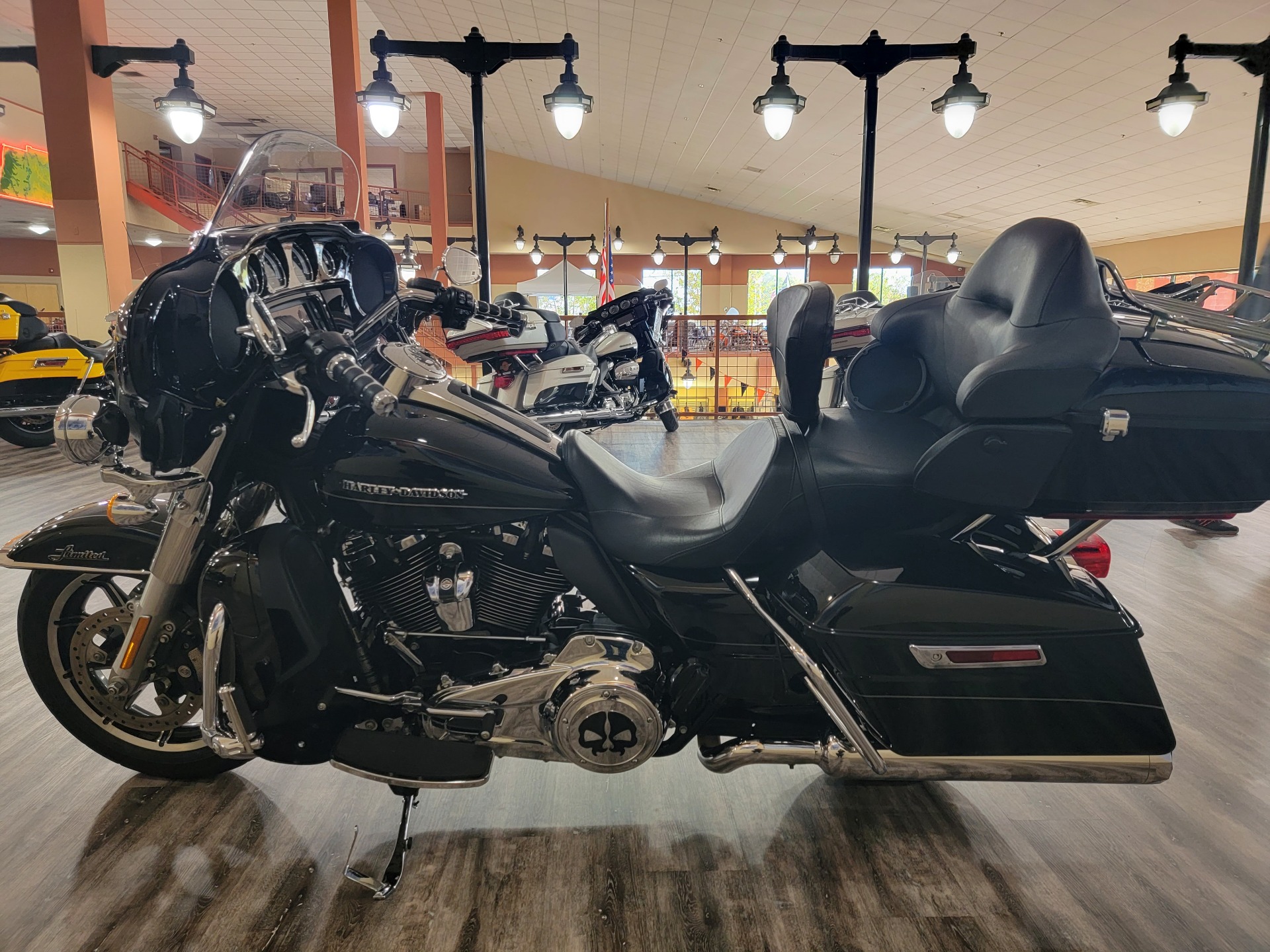 2017 Harley-Davidson Ultra Limited Low in Knoxville, Tennessee - Photo 4