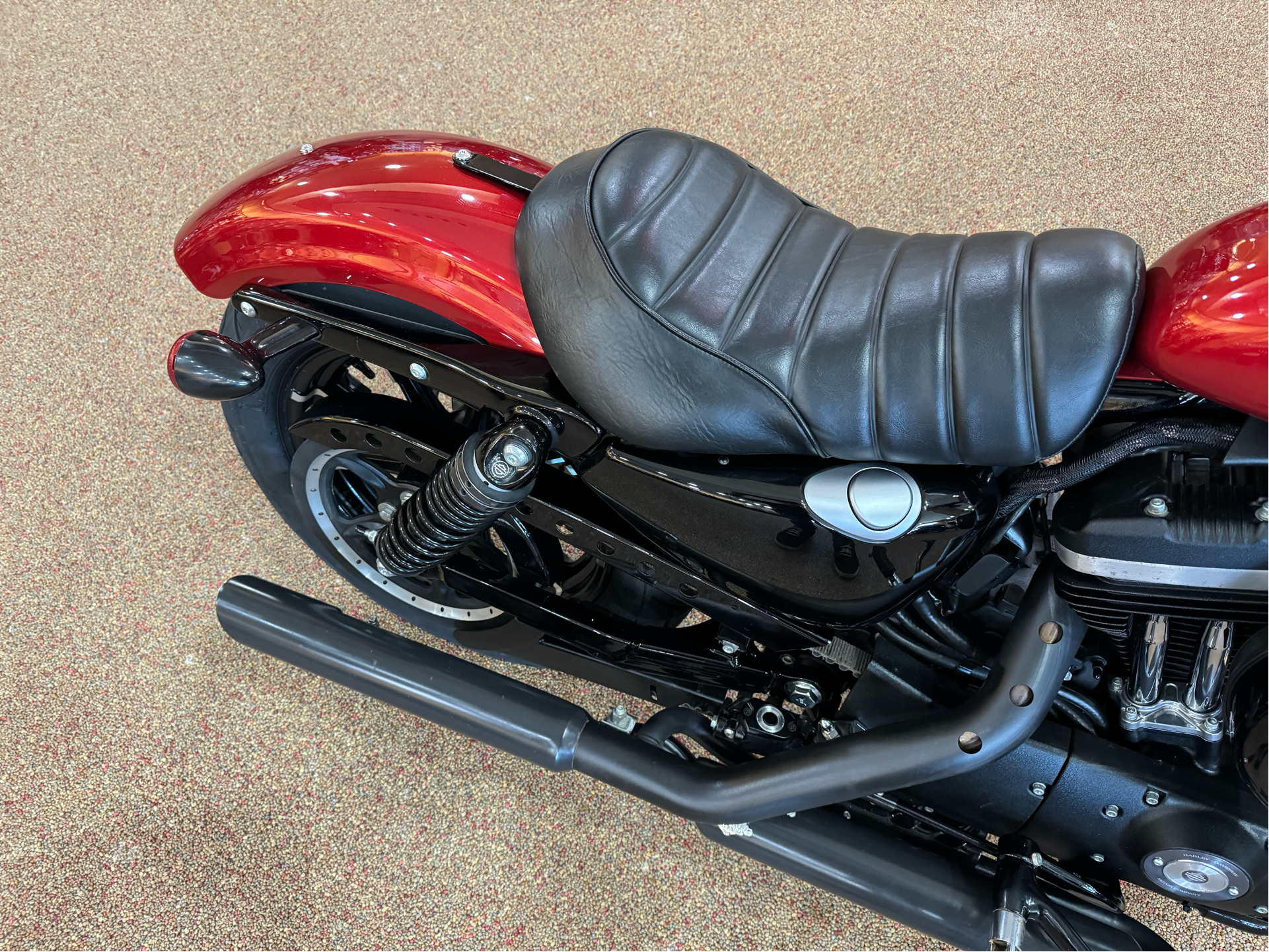 2018 Harley-Davidson Iron 883™ in Knoxville, Tennessee - Photo 8