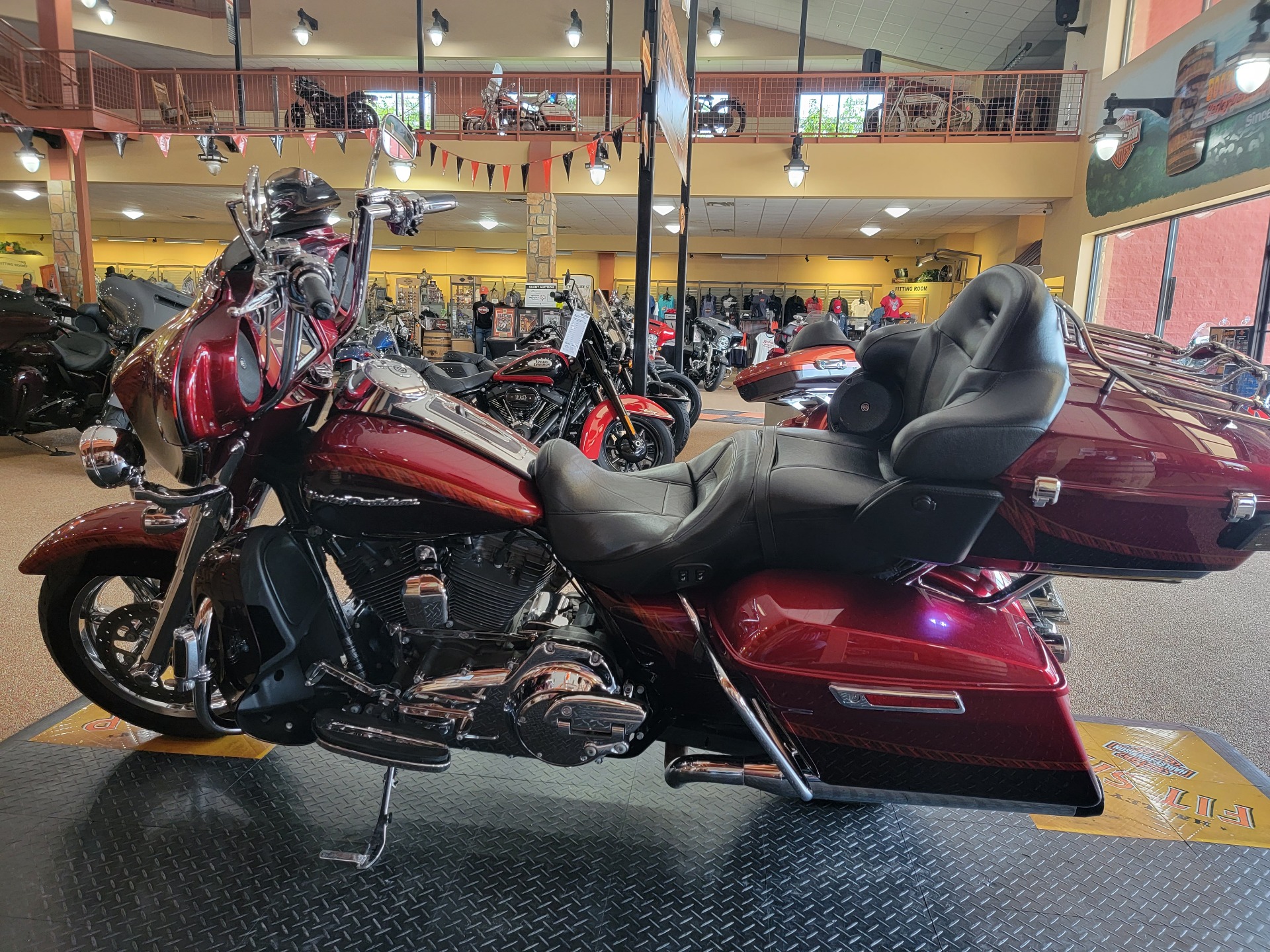 2014 Harley-Davidson CVO™ Limited in Knoxville, Tennessee - Photo 5