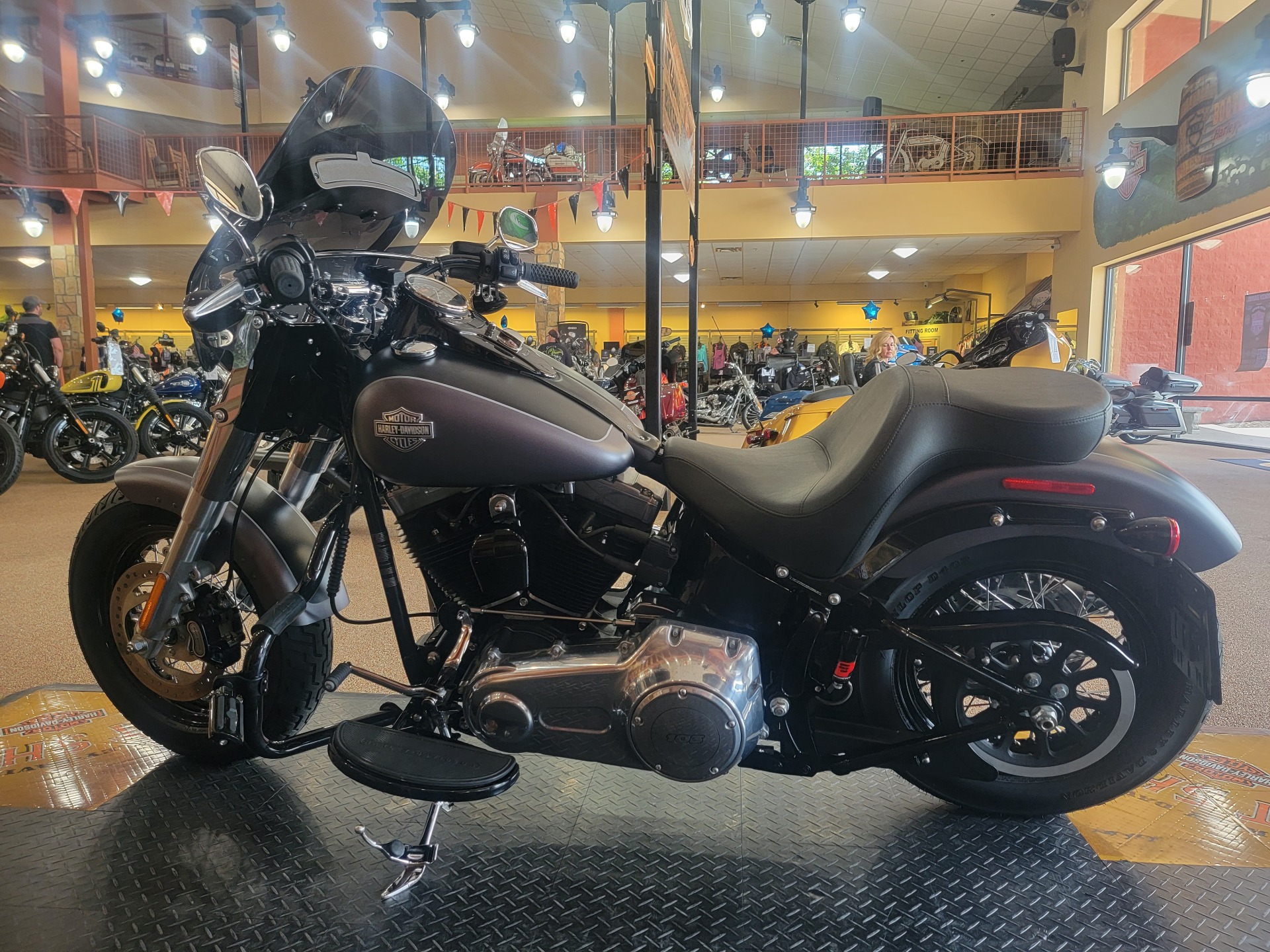 2017 Harley-Davidson Softail Slim® in Knoxville, Tennessee - Photo 4