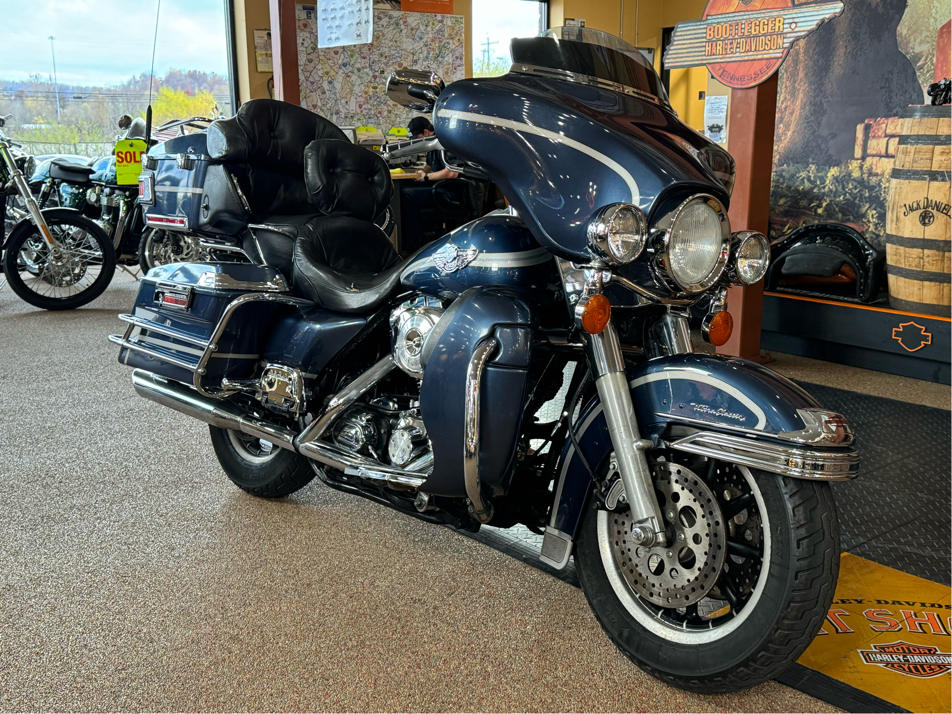 2003 Harley-Davidson FLHTCUI Ultra Classic® Electra Glide® in Knoxville, Tennessee - Photo 2