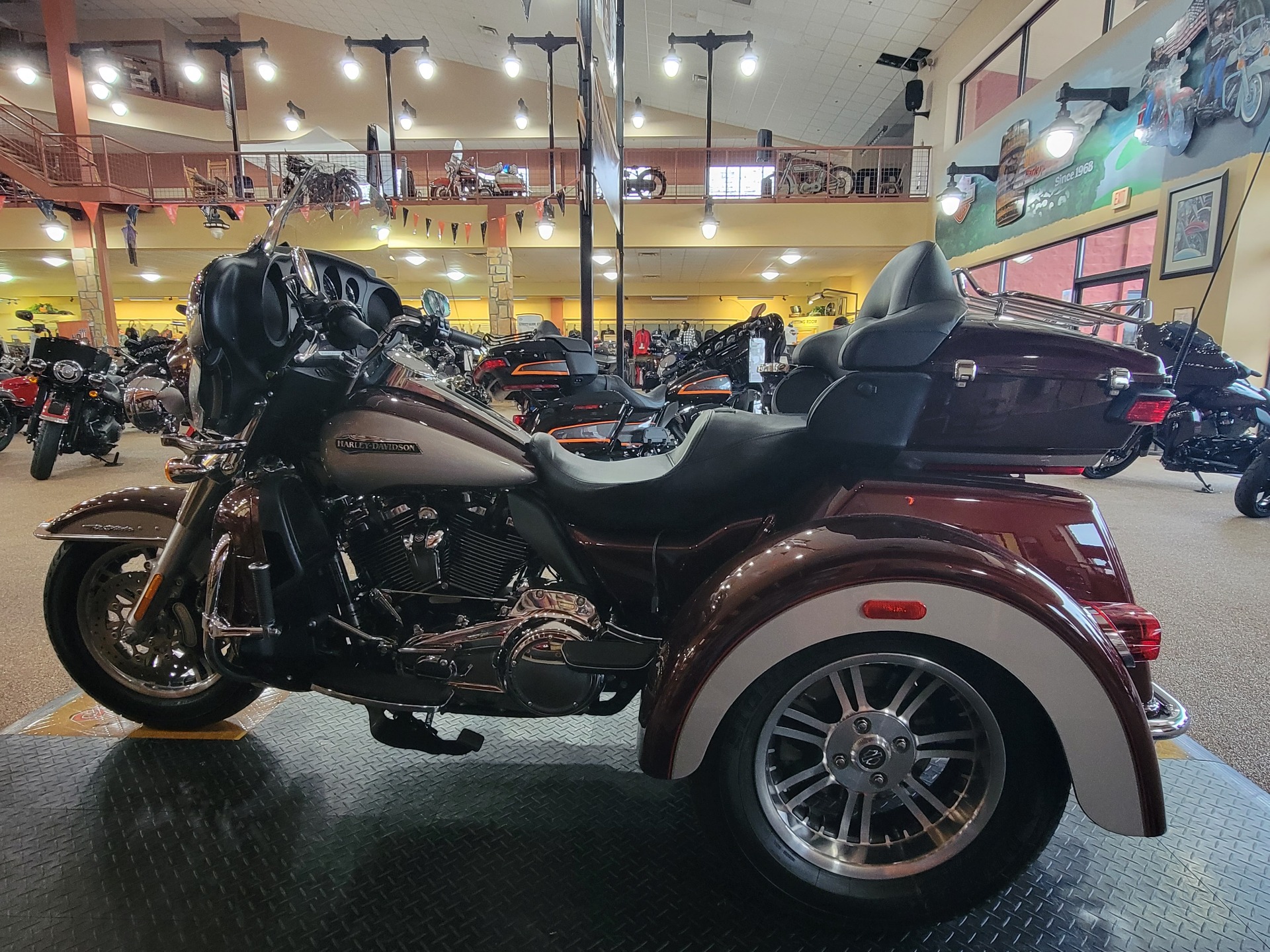 2018 Harley-Davidson Tri Glide® Ultra in Knoxville, Tennessee - Photo 4