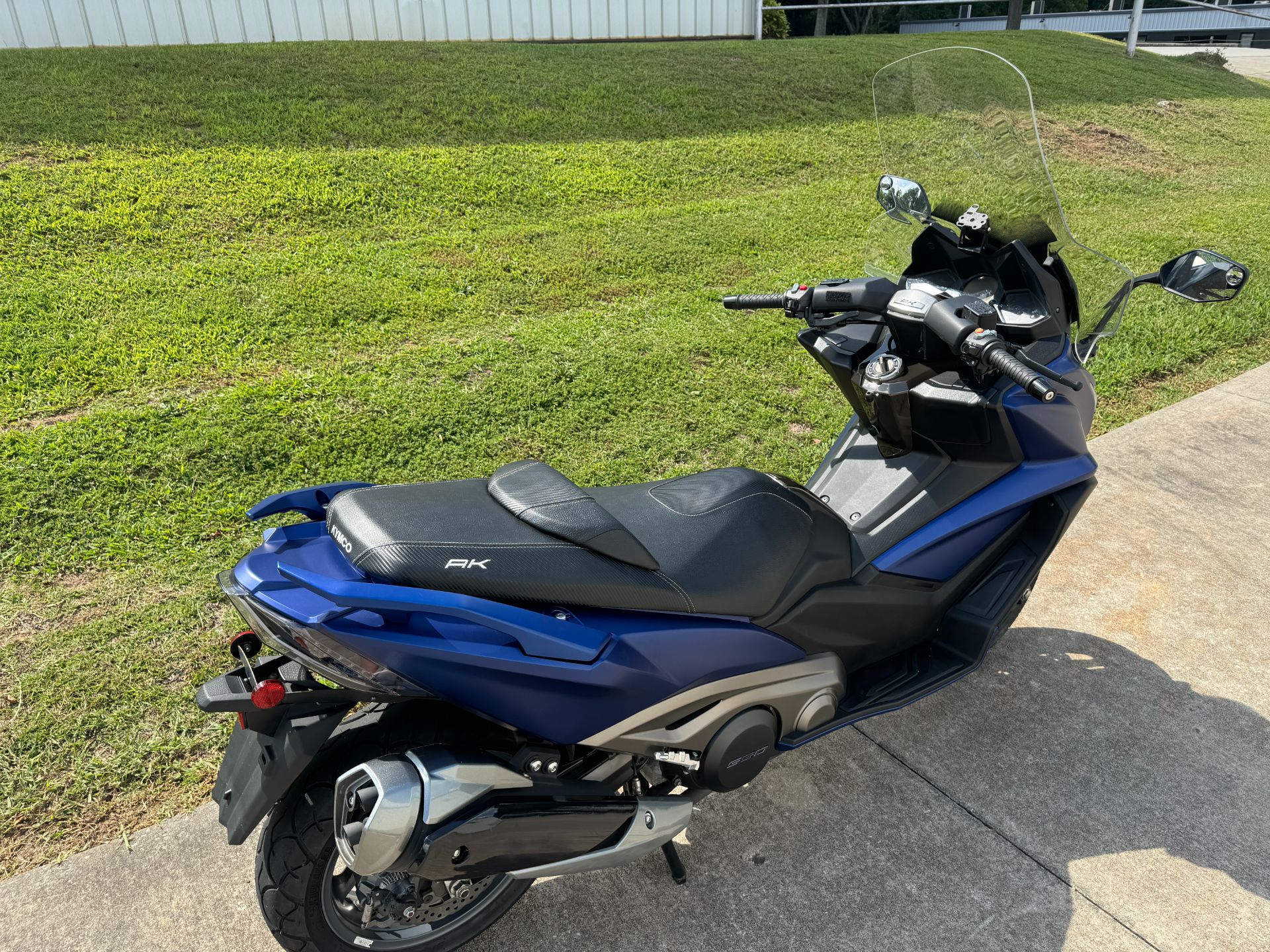 2022 Kymco AK 550i ABS in Fayetteville, Georgia - Photo 11