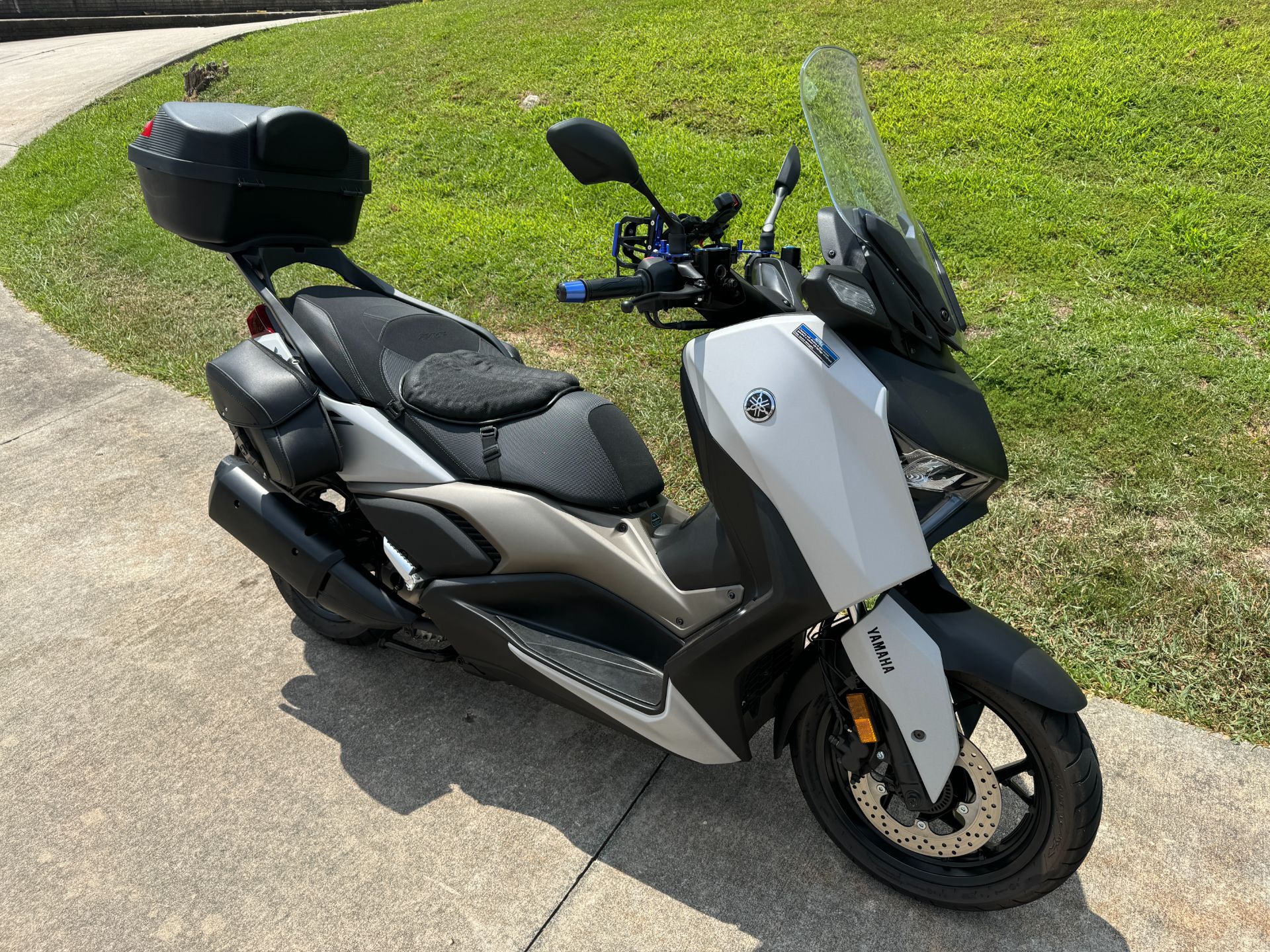 2023 Yamaha XMAX in Fayetteville, Georgia - Photo 3