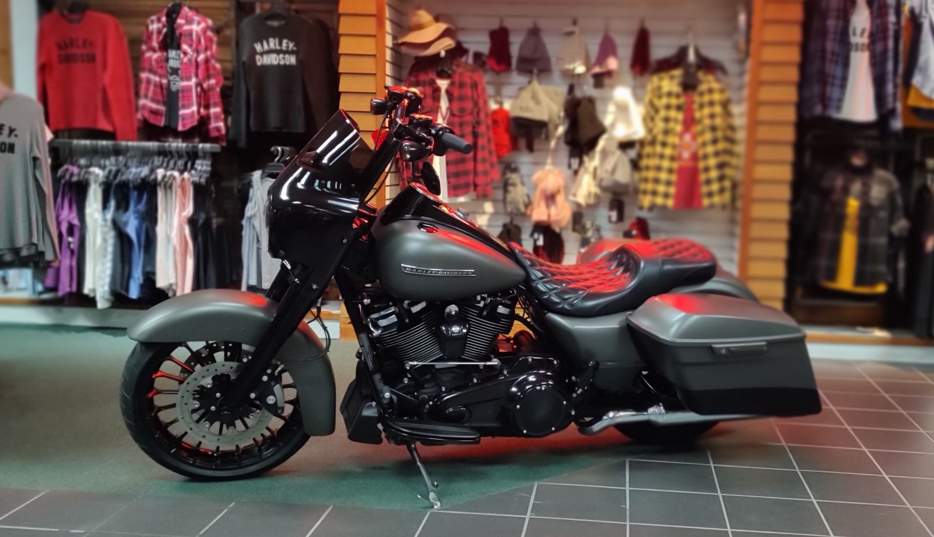 2018 Harley-Davidson Road King Special in Augusta, Maine - Photo 2