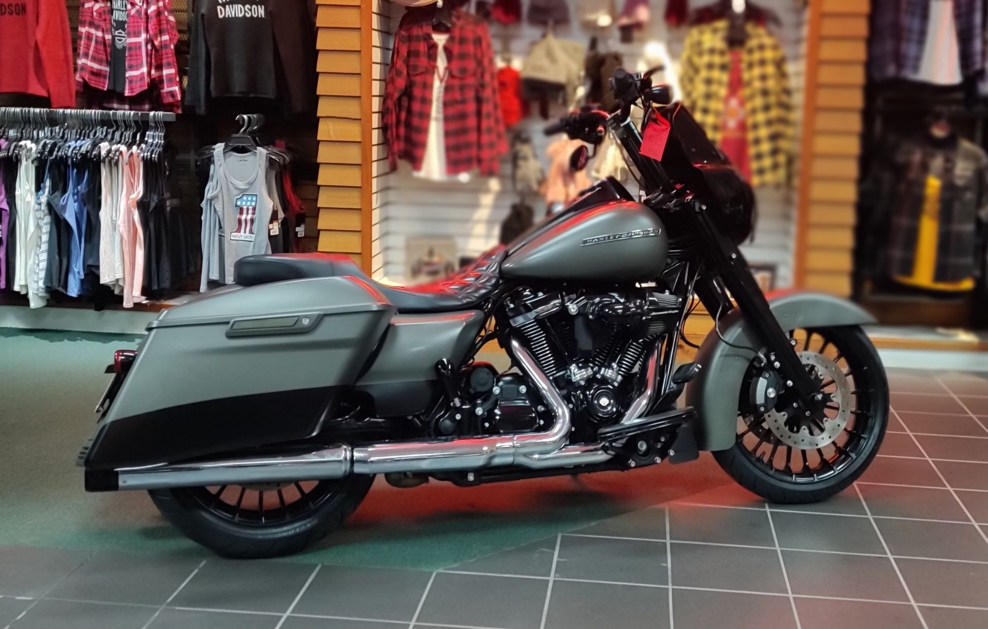 2018 Harley-Davidson Road King Special in Augusta, Maine - Photo 3