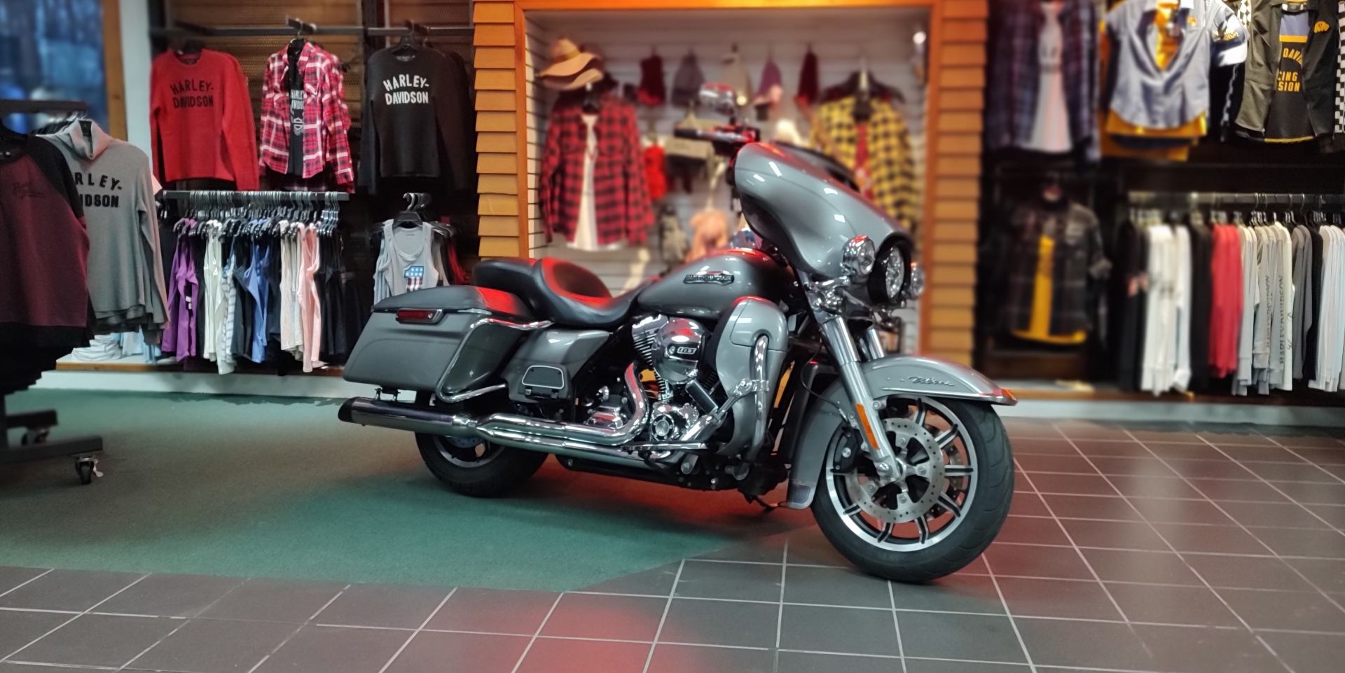 2016 Harley-Davidson Ultra Limited in Augusta, Maine - Photo 1