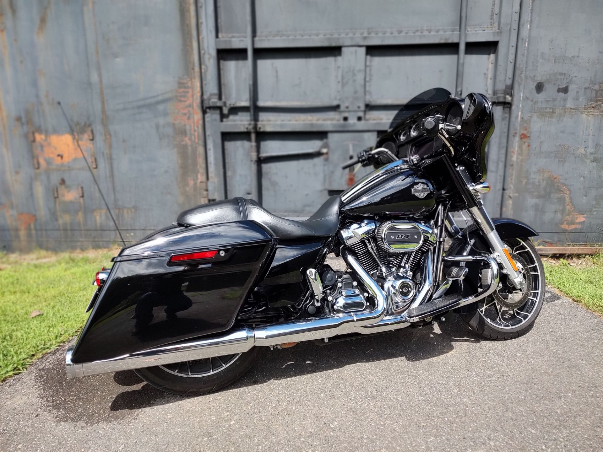 2021 Harley-Davidson Street Glide Special in Augusta, Maine - Photo 2