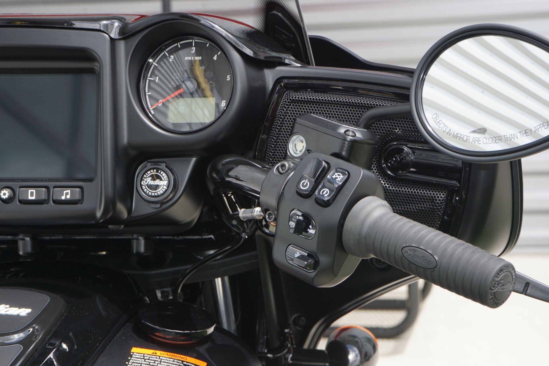 2024 Indian Motorcycle Roadmaster® Dark Horse® in Elk Grove, California - Photo 11