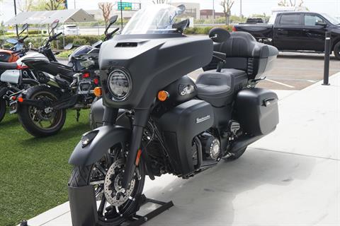 2024 Indian Motorcycle Roadmaster® Dark Horse® in Elk Grove, California - Photo 8