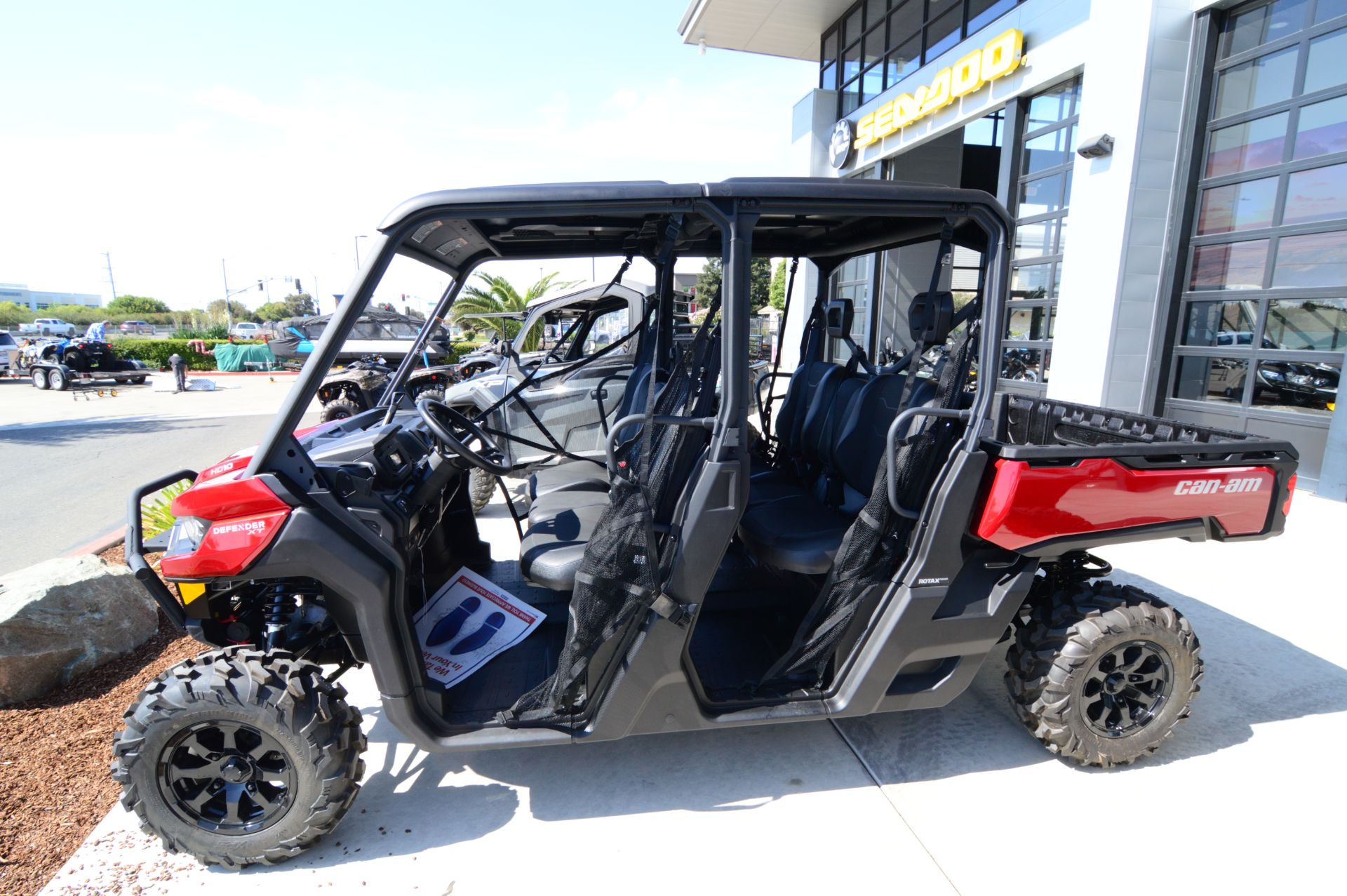 2024 Can-Am Defender MAX XT HD10 in Elk Grove, California - Photo 4