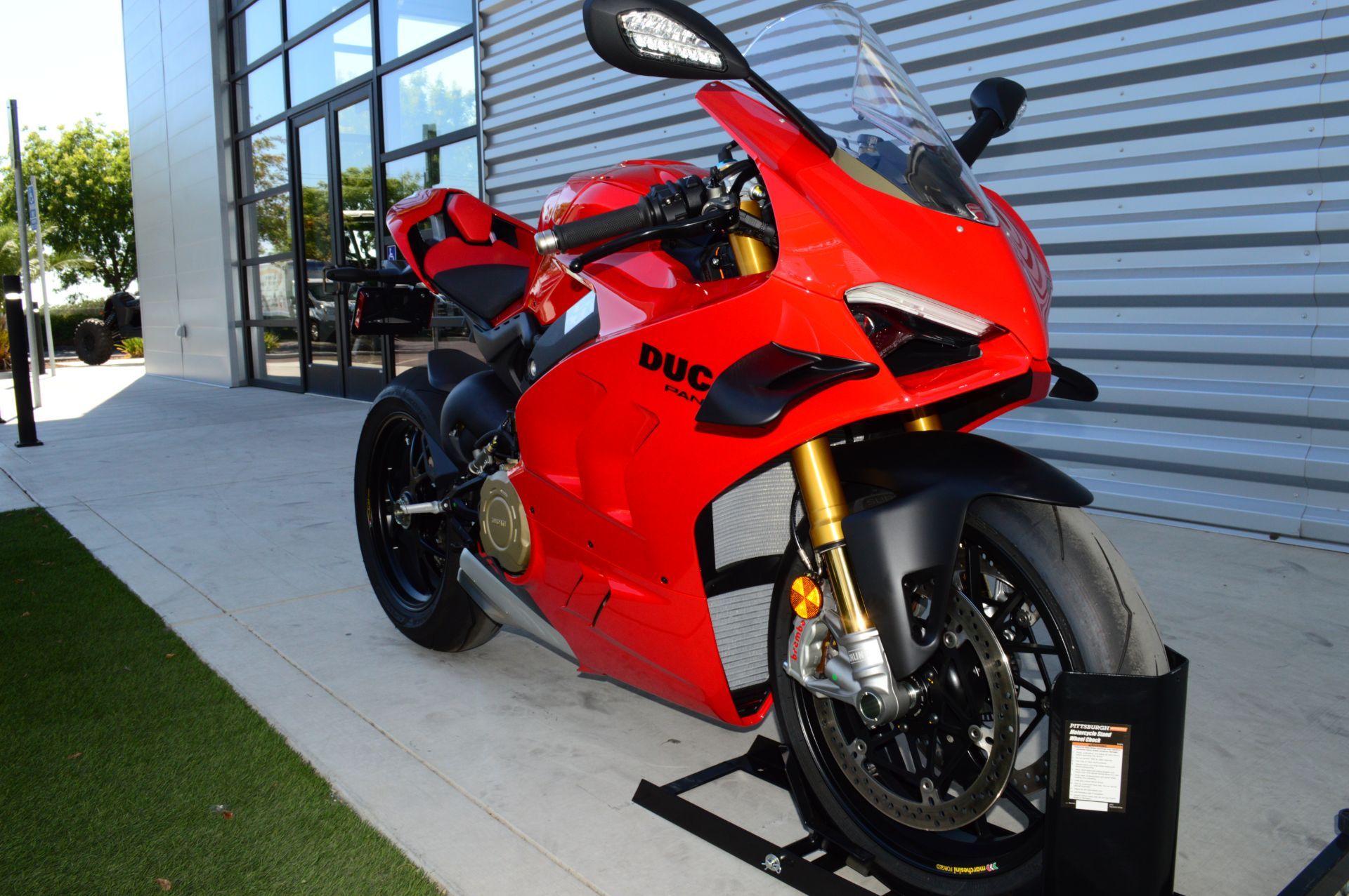 2024 Ducati Panigale V4 S in Elk Grove, California - Photo 3