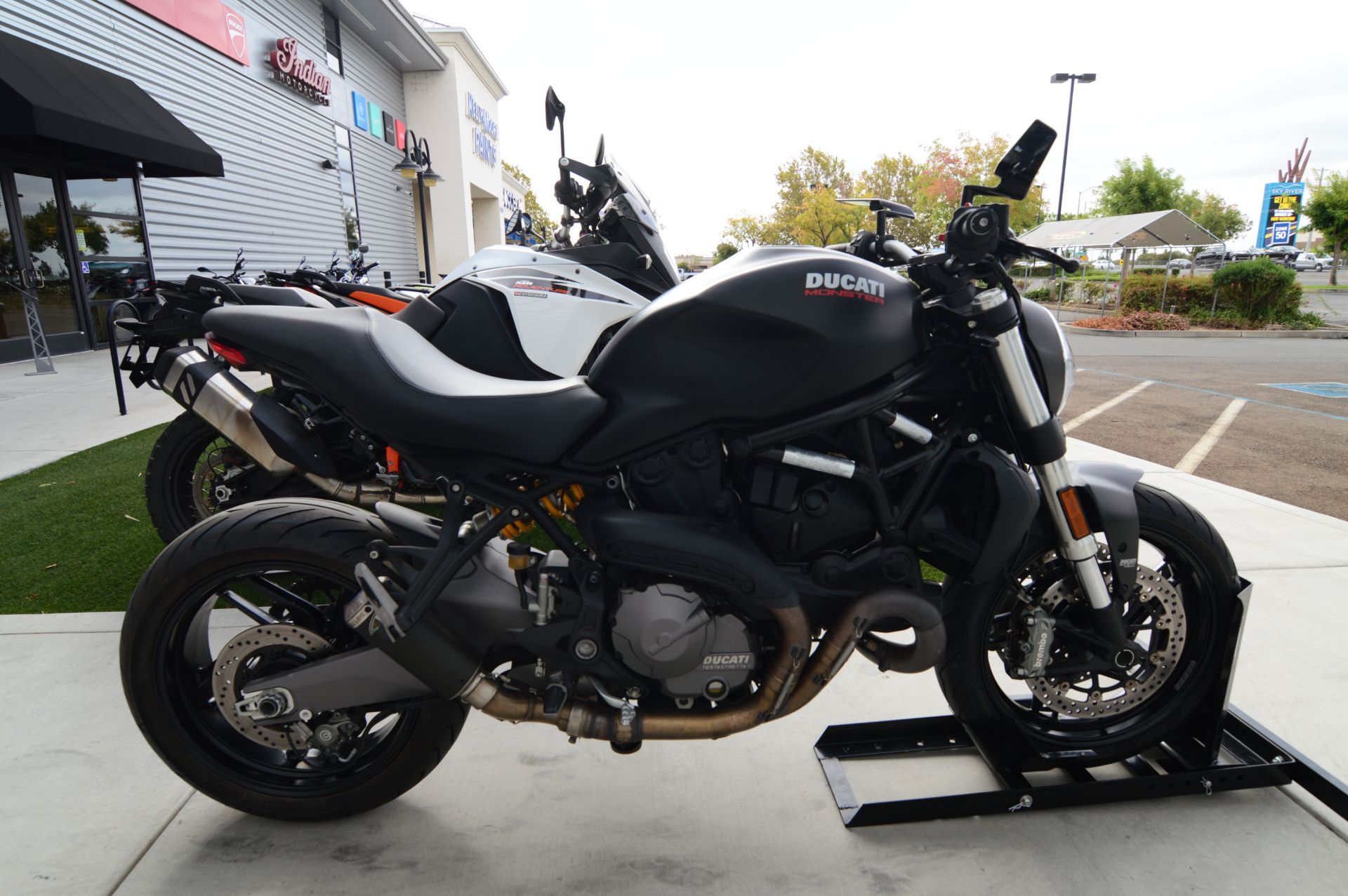 2019 Ducati Monster 821 Stealth in Elk Grove, California - Photo 4