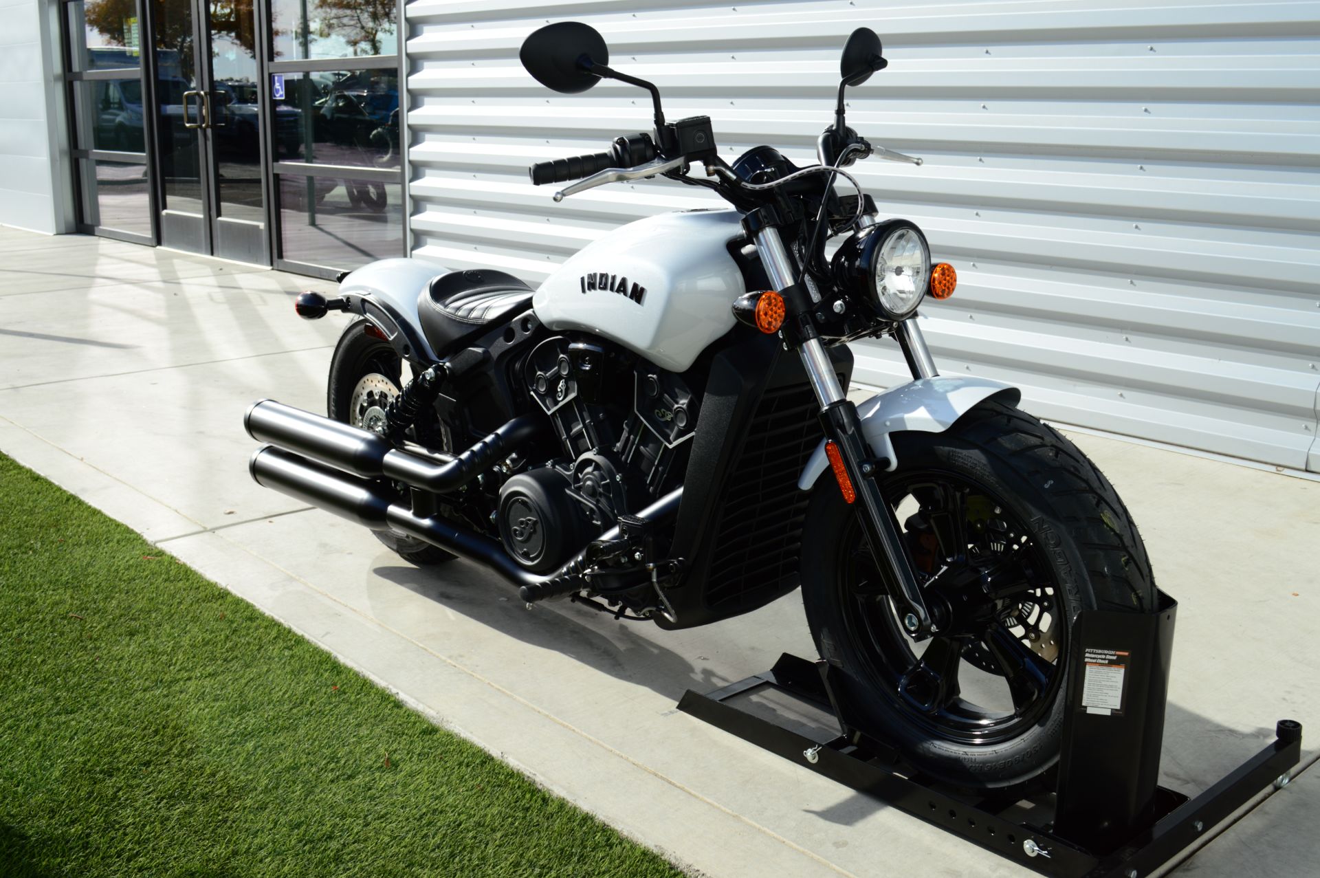 2024 Indian Motorcycle Scout® Bobber Sixty ABS in Elk Grove, California - Photo 4
