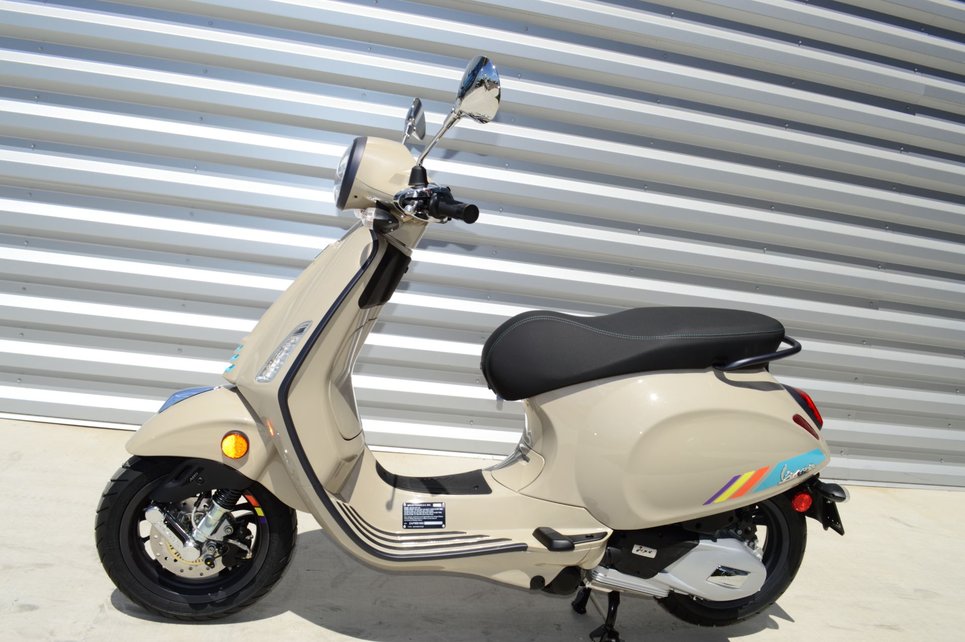 2024 Vespa Primavera 150 S in Elk Grove, California - Photo 8