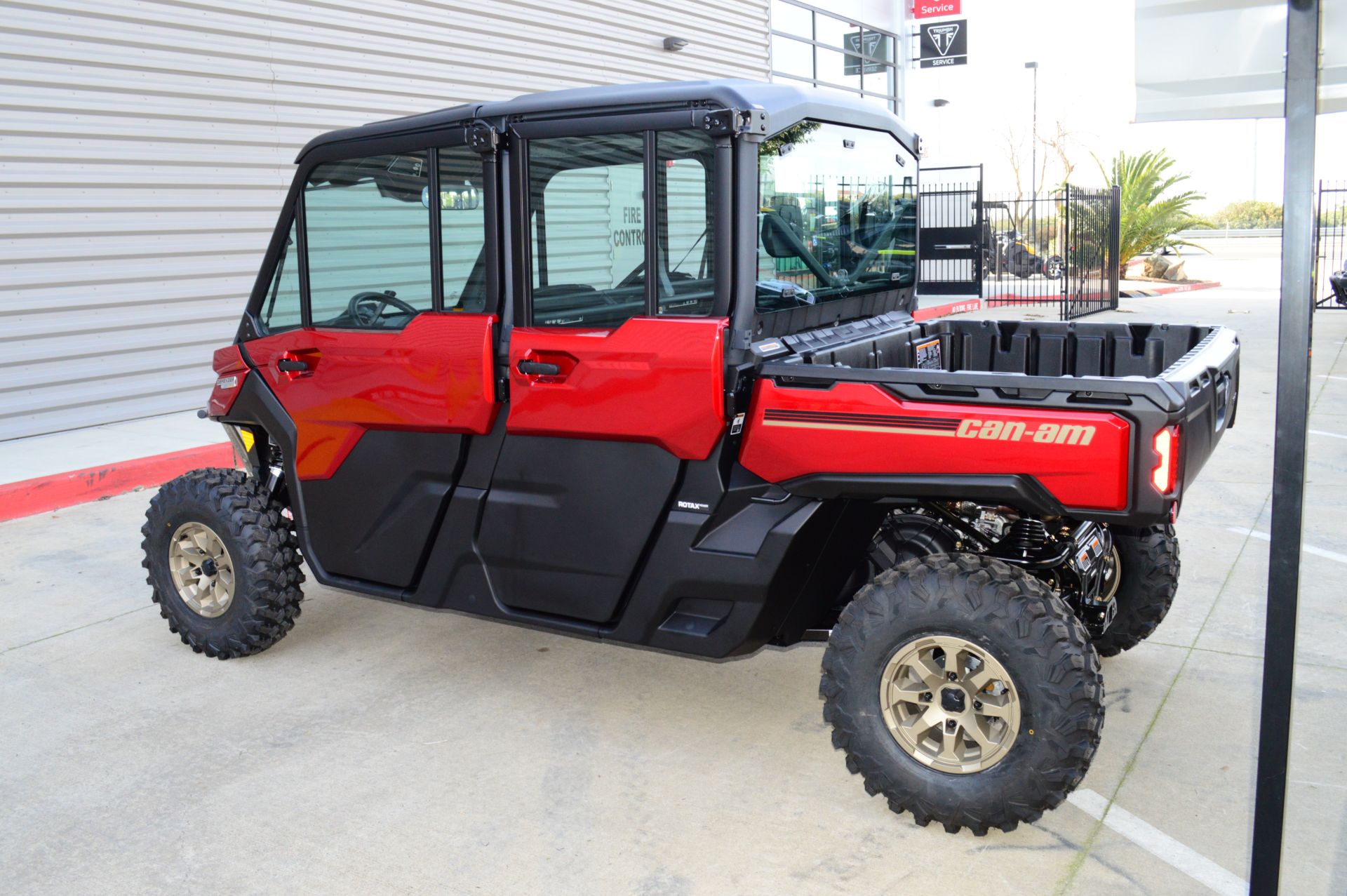 2024 Can-Am Defender MAX Limited HD10 in Elk Grove, California - Photo 7