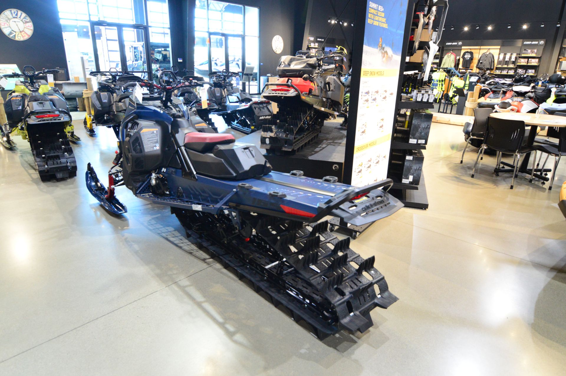 2025 Ski-Doo Summit X w/ Expert Package 165 850 E-TEC Turbo R SHOT PowderMax X-Light 3.0 w/ 10.25 in. Touchscreen HAC in Elk Grove, California - Photo 4