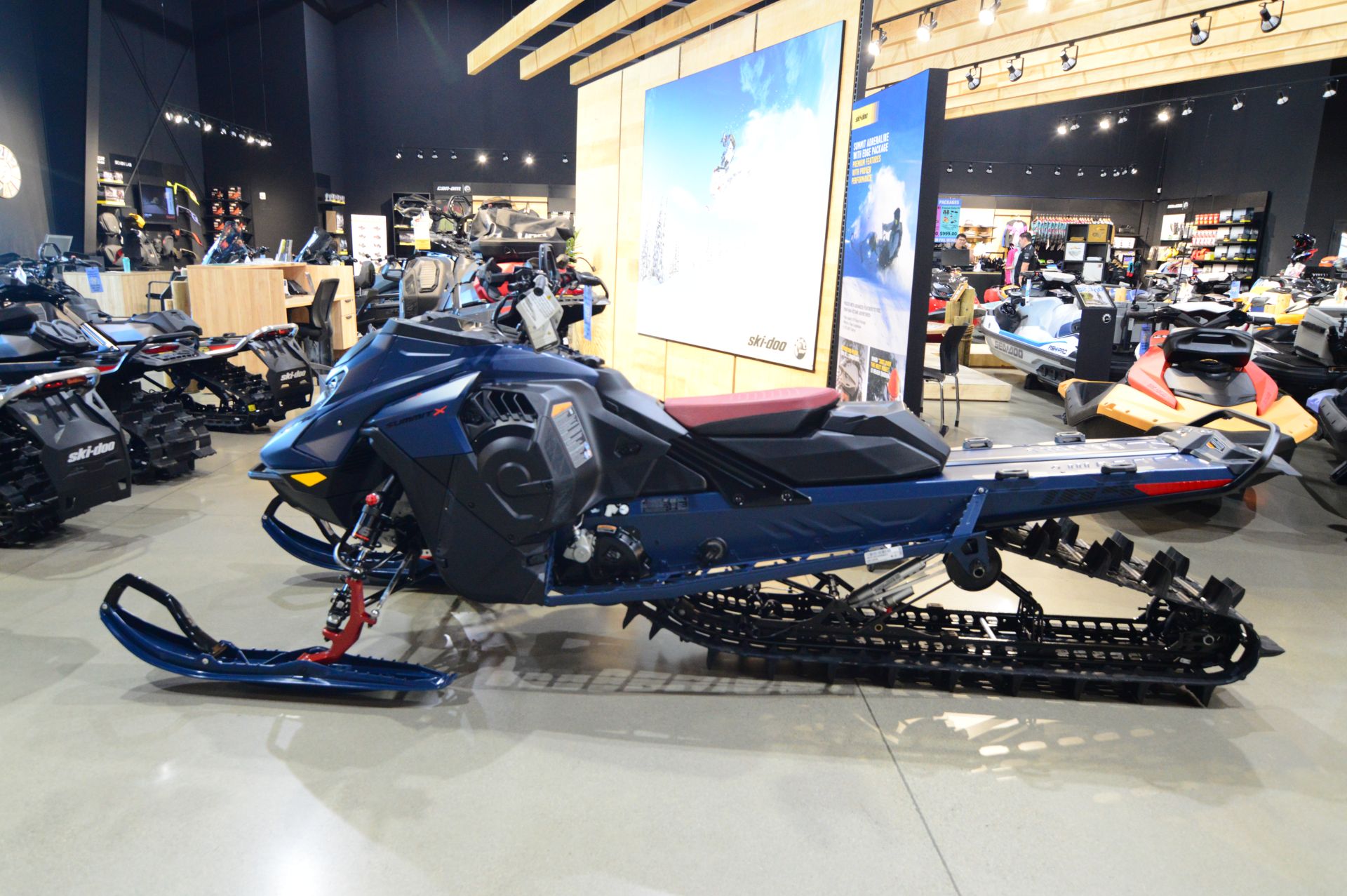 2025 Ski-Doo Summit X w/ Expert Package 165 850 E-TEC Turbo R SHOT PowderMax X-Light 3.0 w/ 10.25 in. Touchscreen HAC in Elk Grove, California - Photo 3