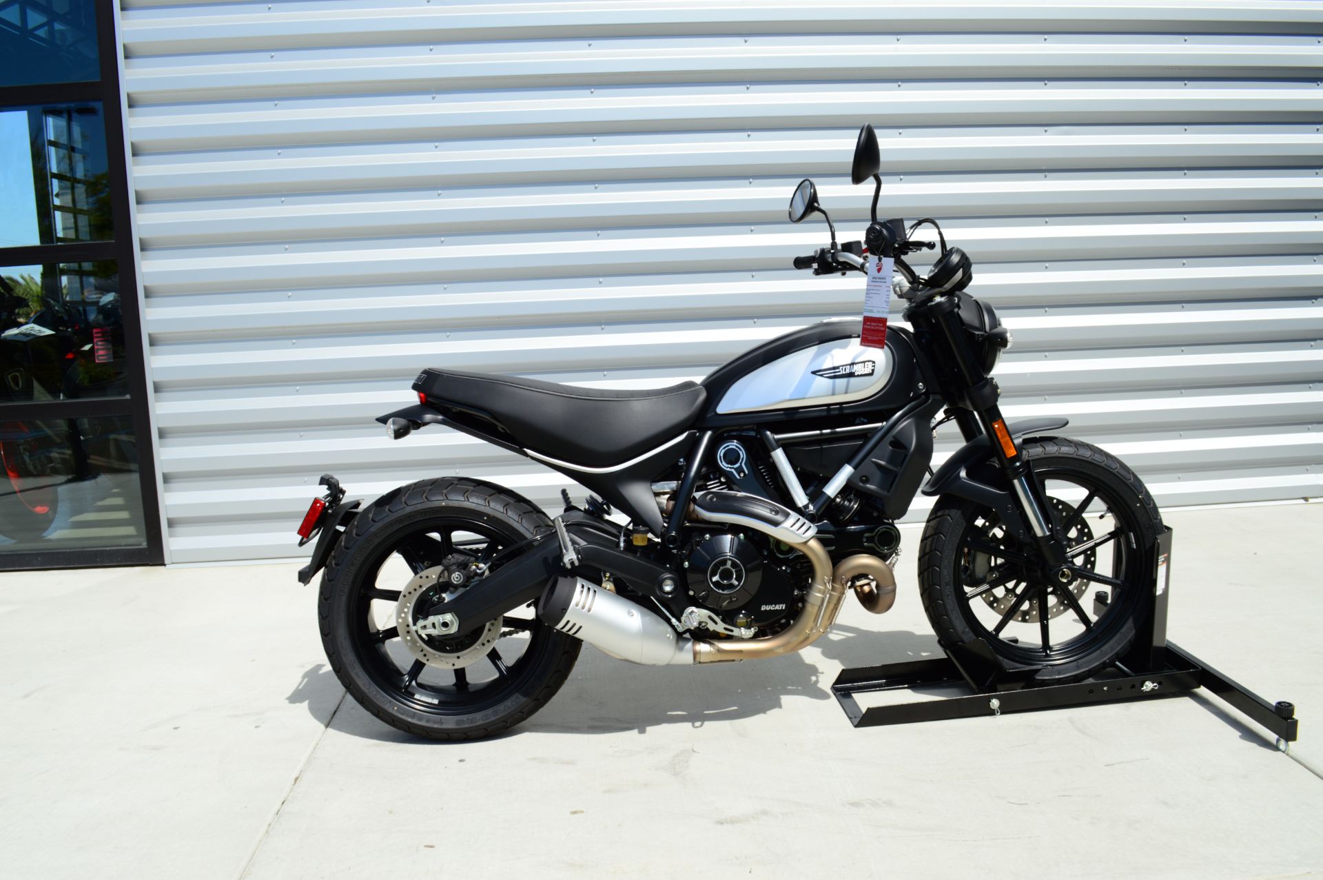 2023 Ducati Scrambler Icon Dark in Elk Grove, California - Photo 13