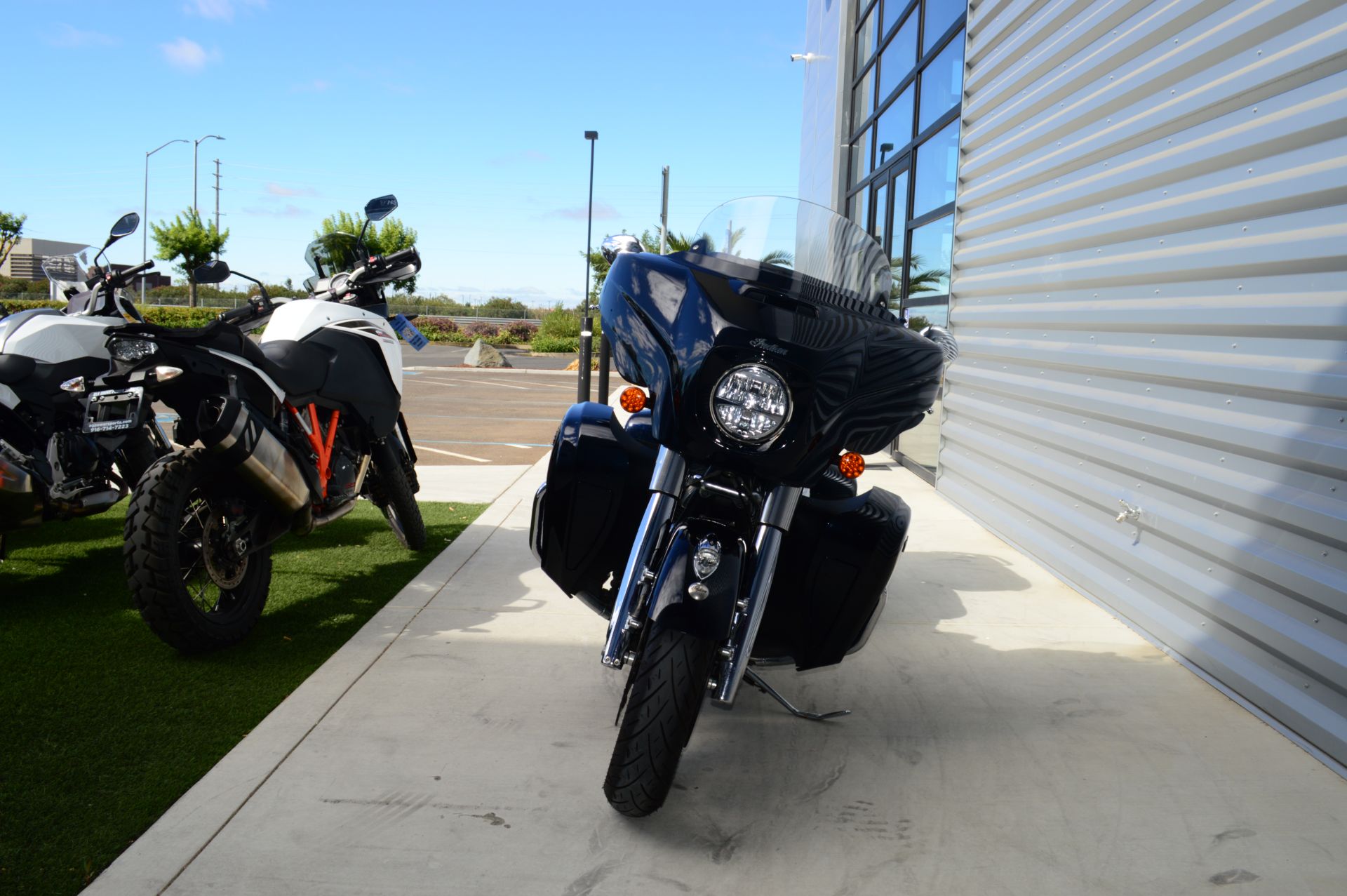 2021 Indian Motorcycle Roadmaster® Limited in Elk Grove, California - Photo 2