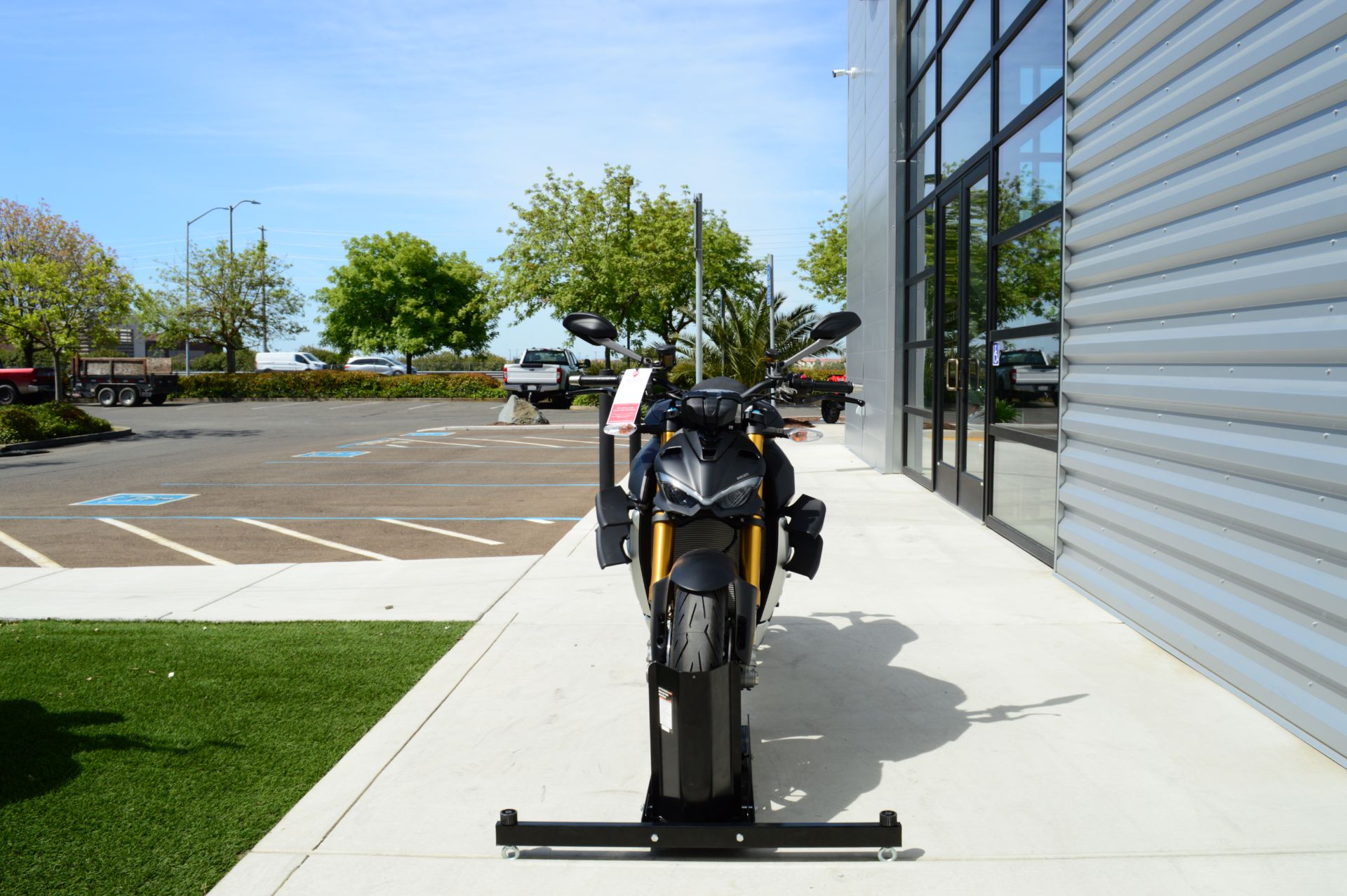 2022 Ducati Streetfighter V4 S in Elk Grove, California - Photo 3