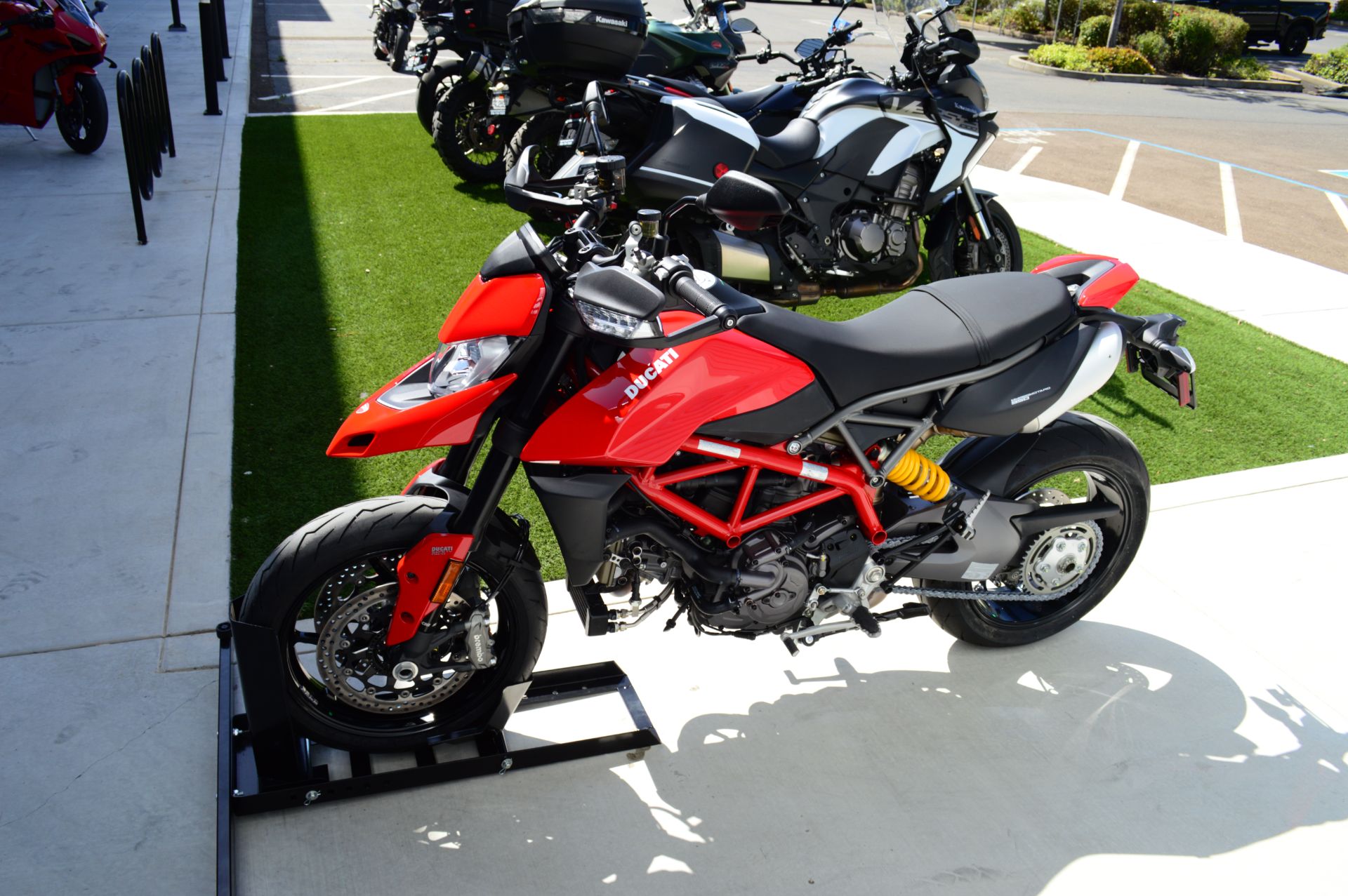 2023 Ducati Hypermotard 950 in Elk Grove, California - Photo 4