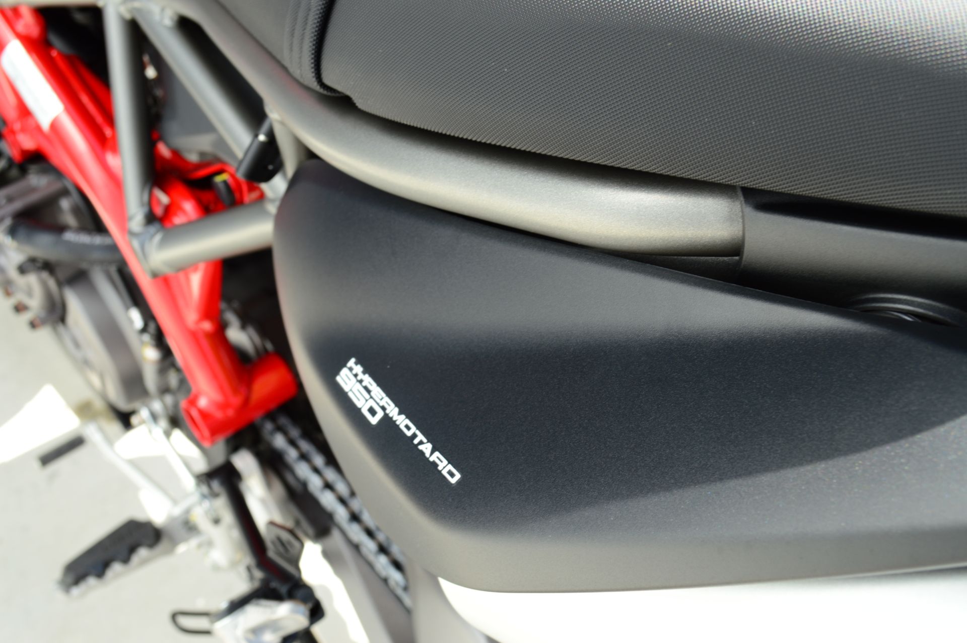 2023 Ducati Hypermotard 950 in Elk Grove, California - Photo 14