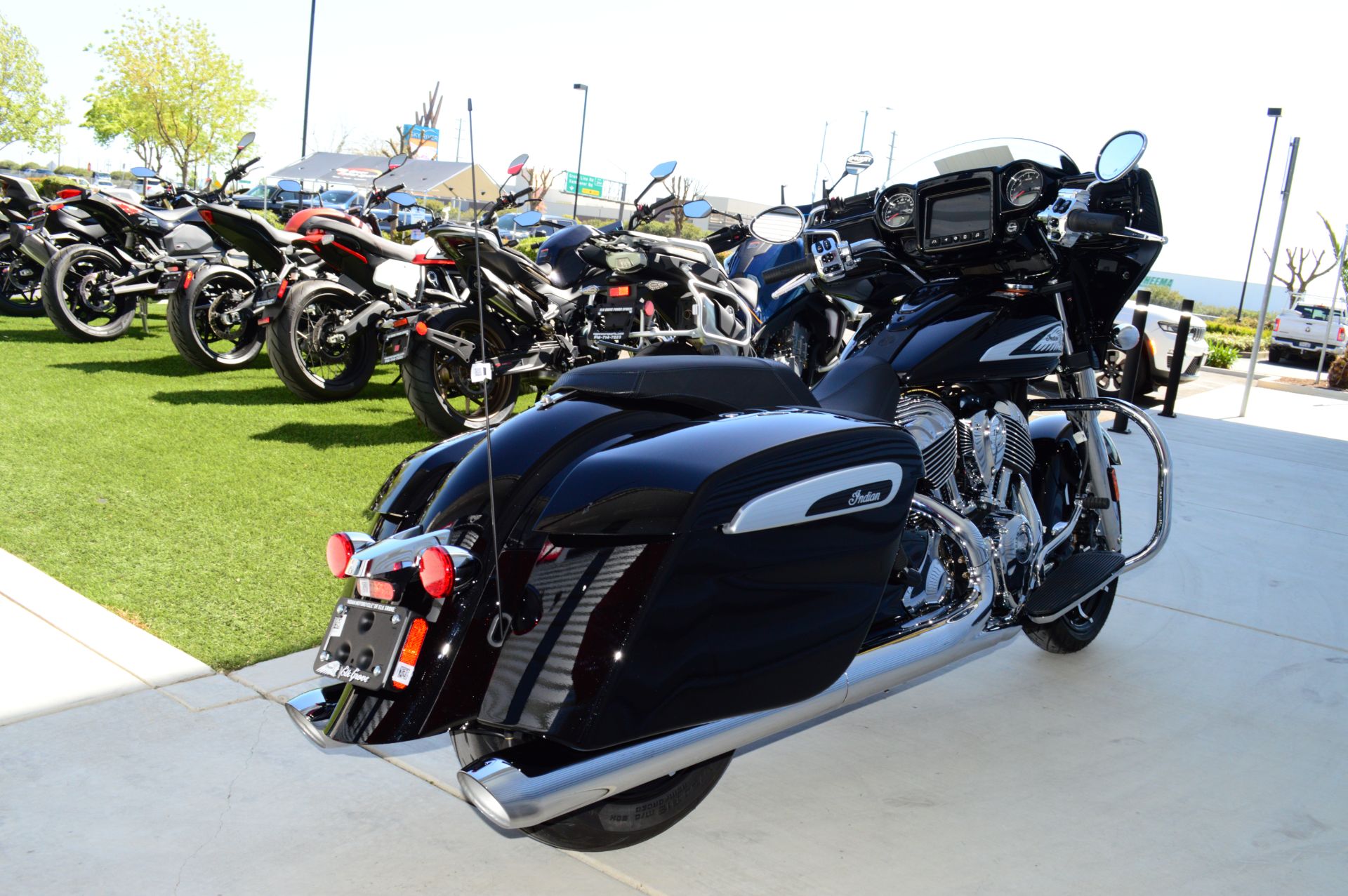 2024 Indian Motorcycle Chieftain® Limited with PowerBand Audio Package in Elk Grove, California - Photo 8