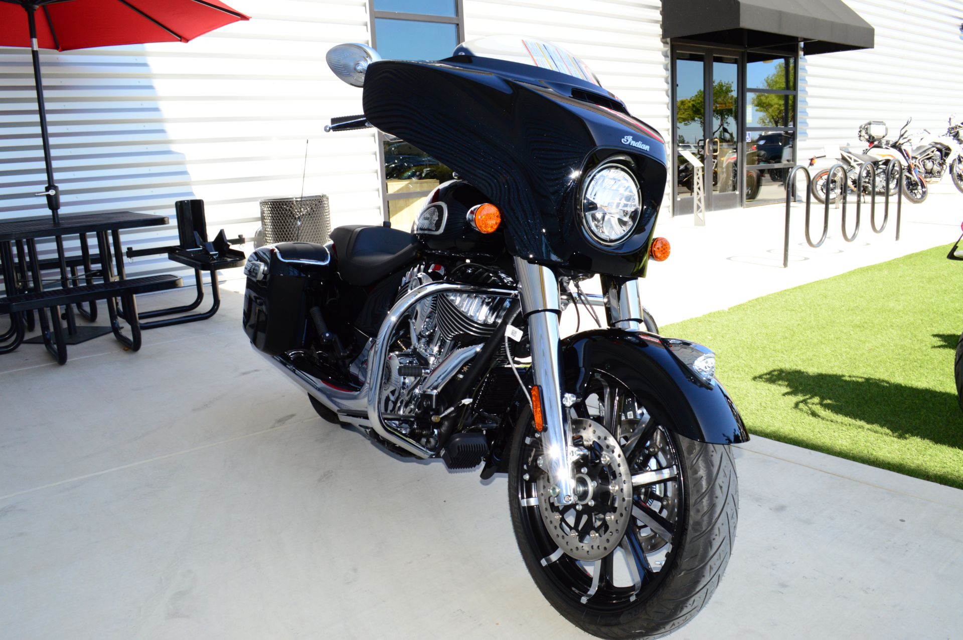 2024 Indian Motorcycle Chieftain® Limited with PowerBand Audio Package in Elk Grove, California - Photo 10