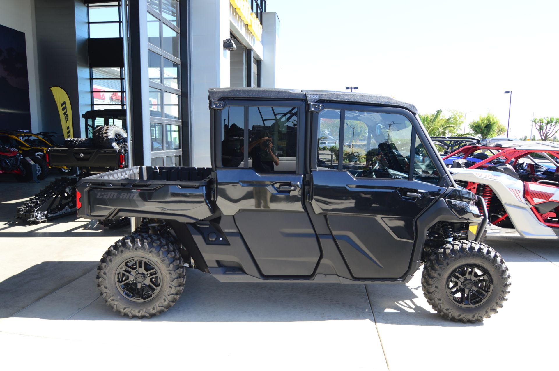 2025 Can-Am Defender MAX Lone Star CAB in Elk Grove, California - Photo 3