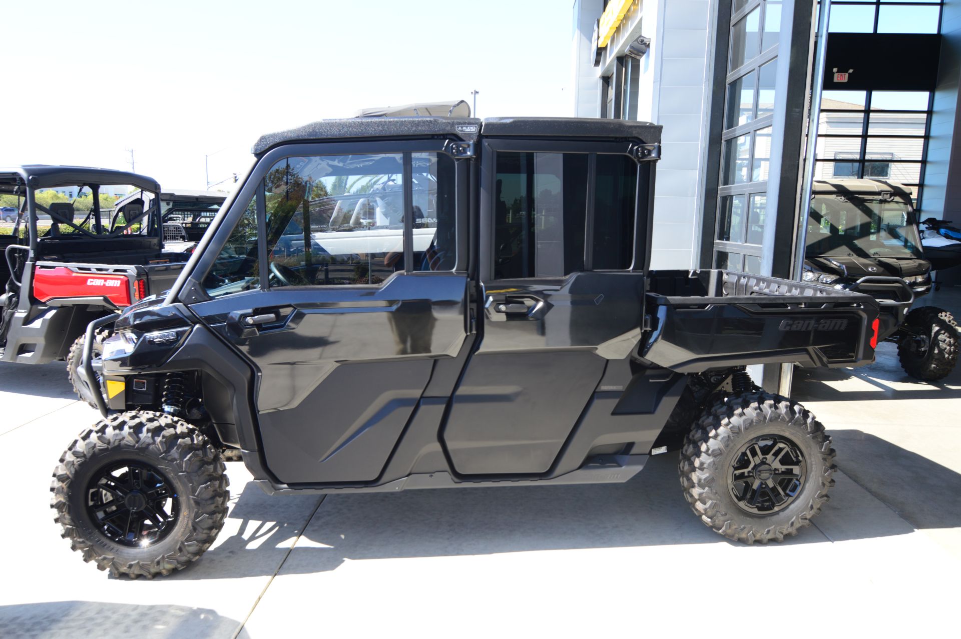 2025 Can-Am Defender MAX Lone Star CAB in Elk Grove, California - Photo 7