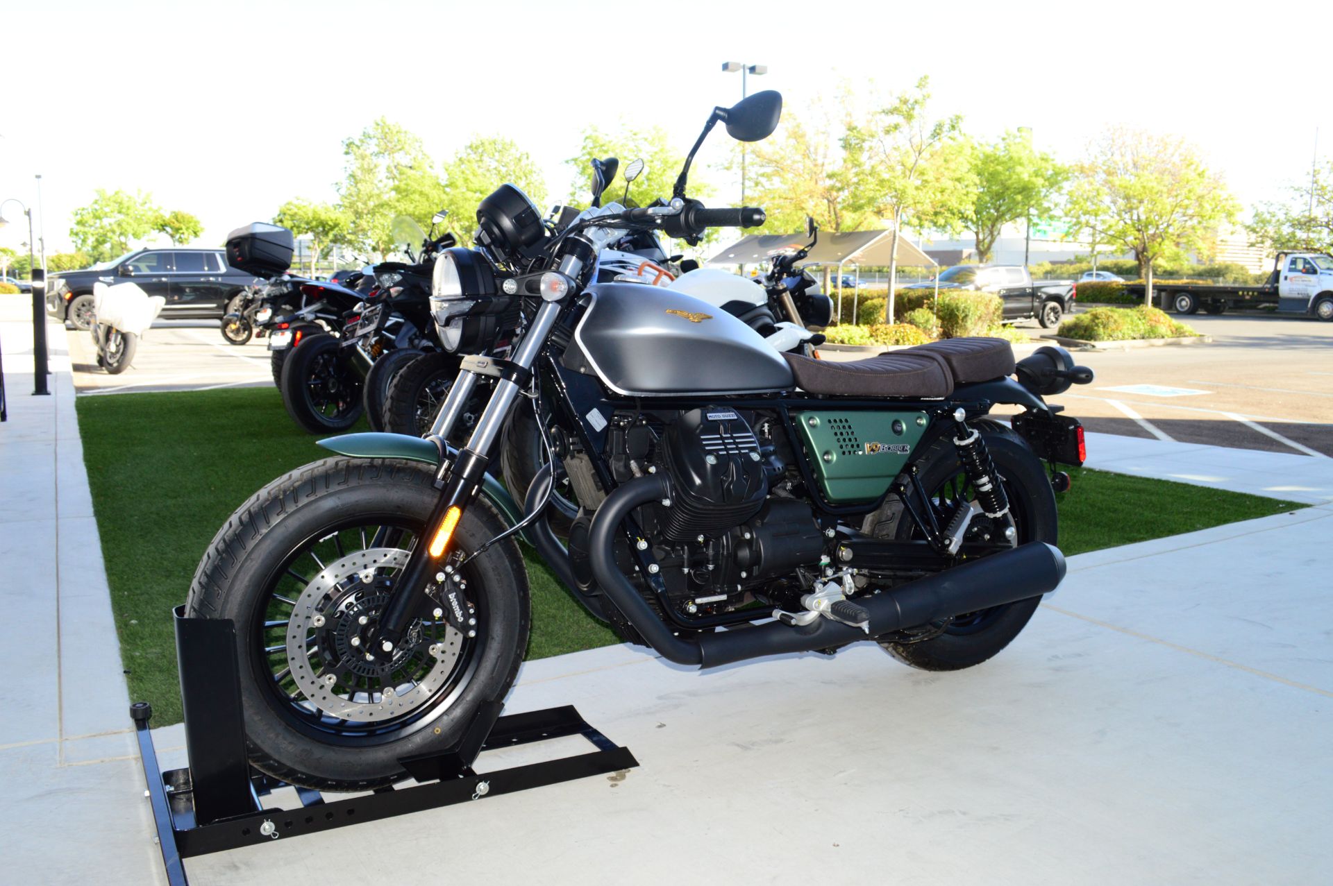 2022 Moto Guzzi V9 Bobber Centenario in Elk Grove, California - Photo 4