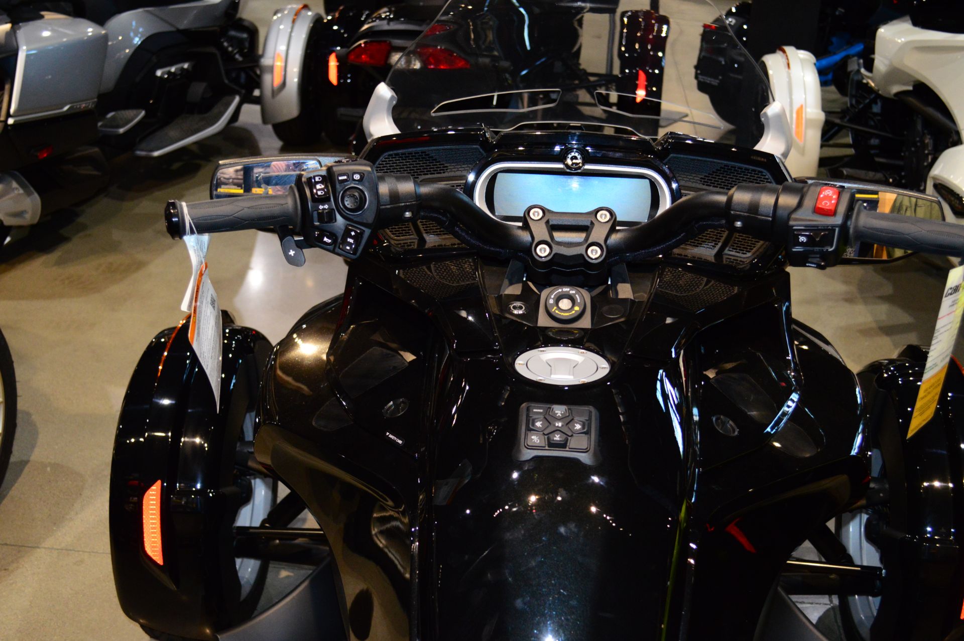 2023 Can-Am Spyder F3 Limited in Elk Grove, California - Photo 7