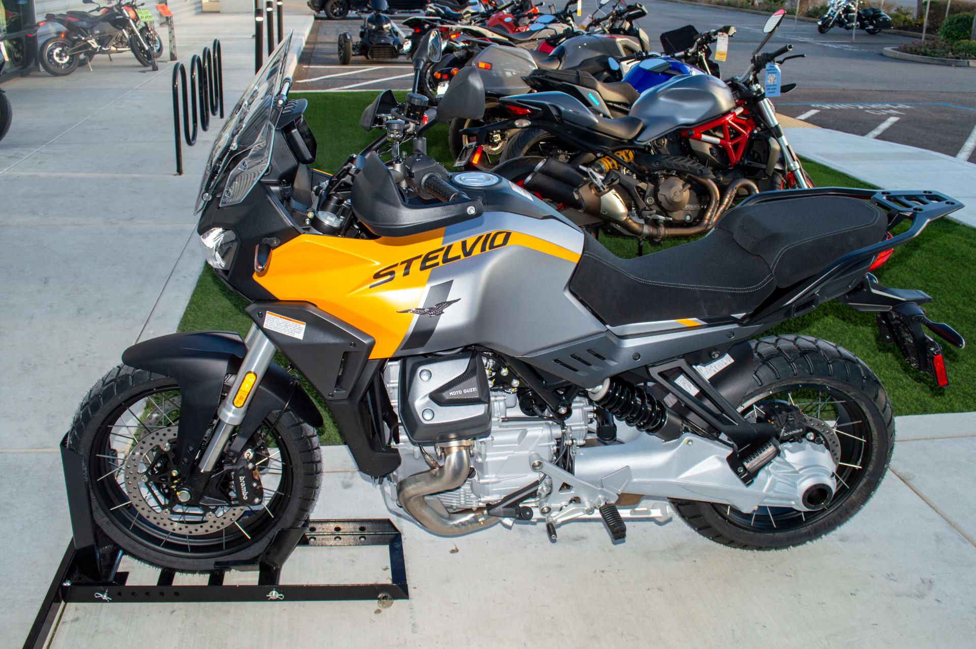 2024 Moto Guzzi Stelvio in Elk Grove, California - Photo 8